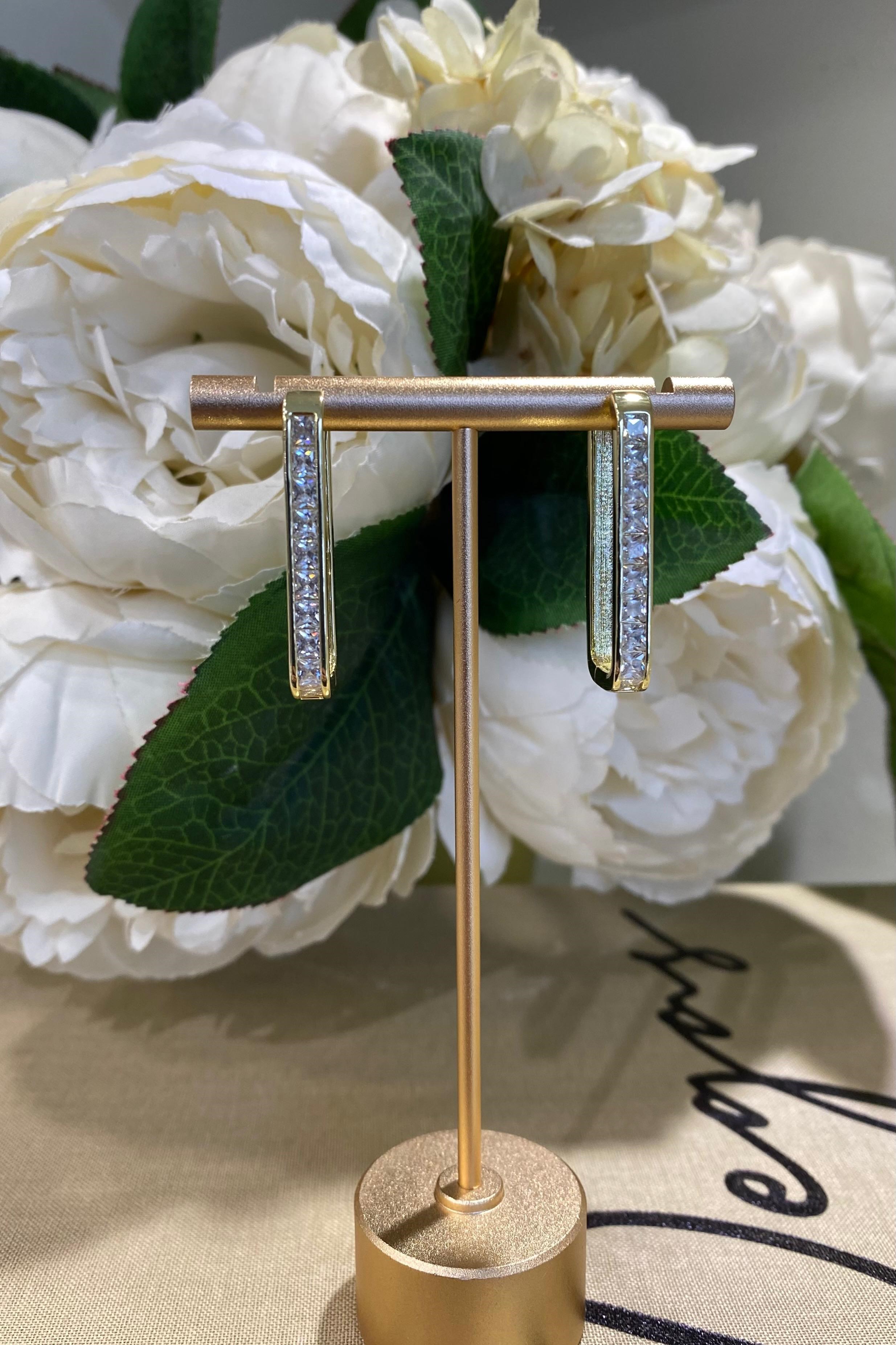 GÖMME BAGET TAŞLI DİKDÖRTGEN KÜPE