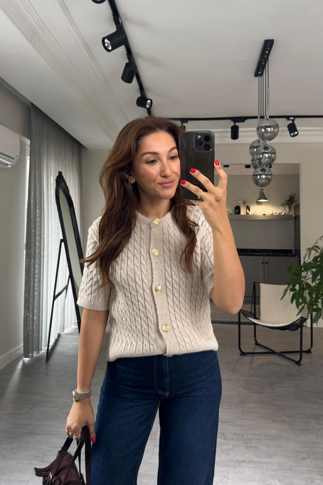 GOLD DÜĞMELİ YARIM KOL HIRKA