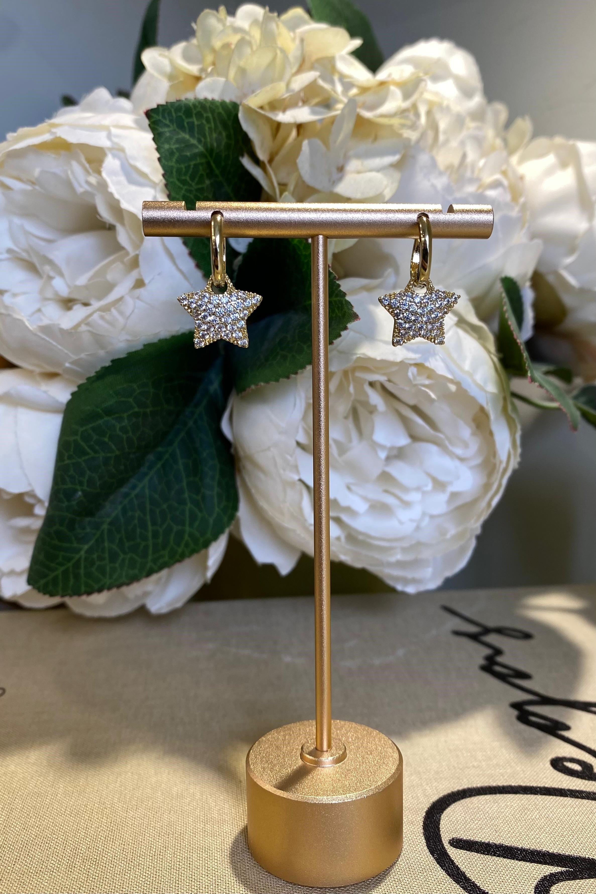 TAŞLI YILDIZ GEÇİRMELİ HALKA KÜPE