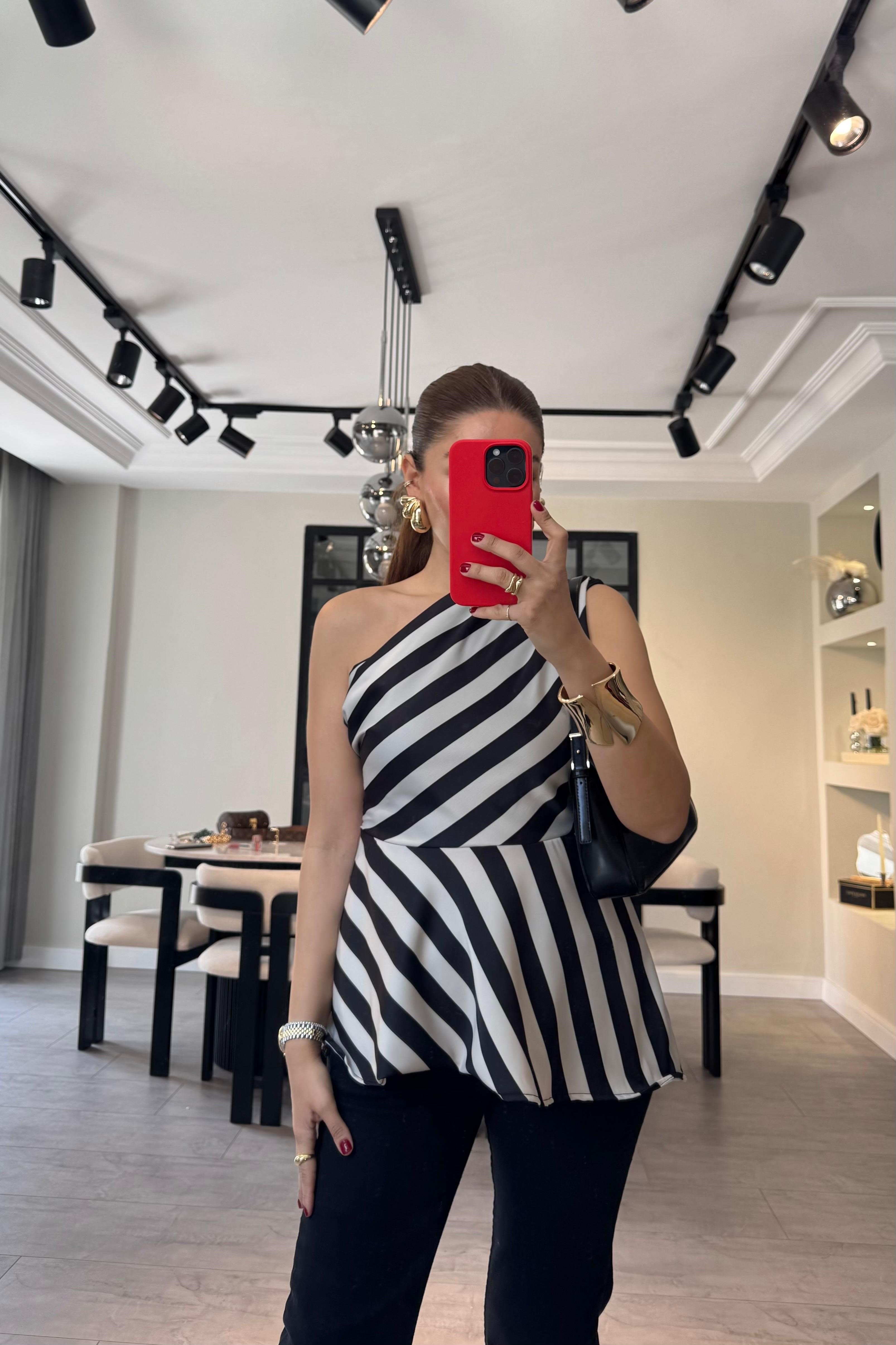 ZEBRA DESENLİ TEK OMUZ BLUZ