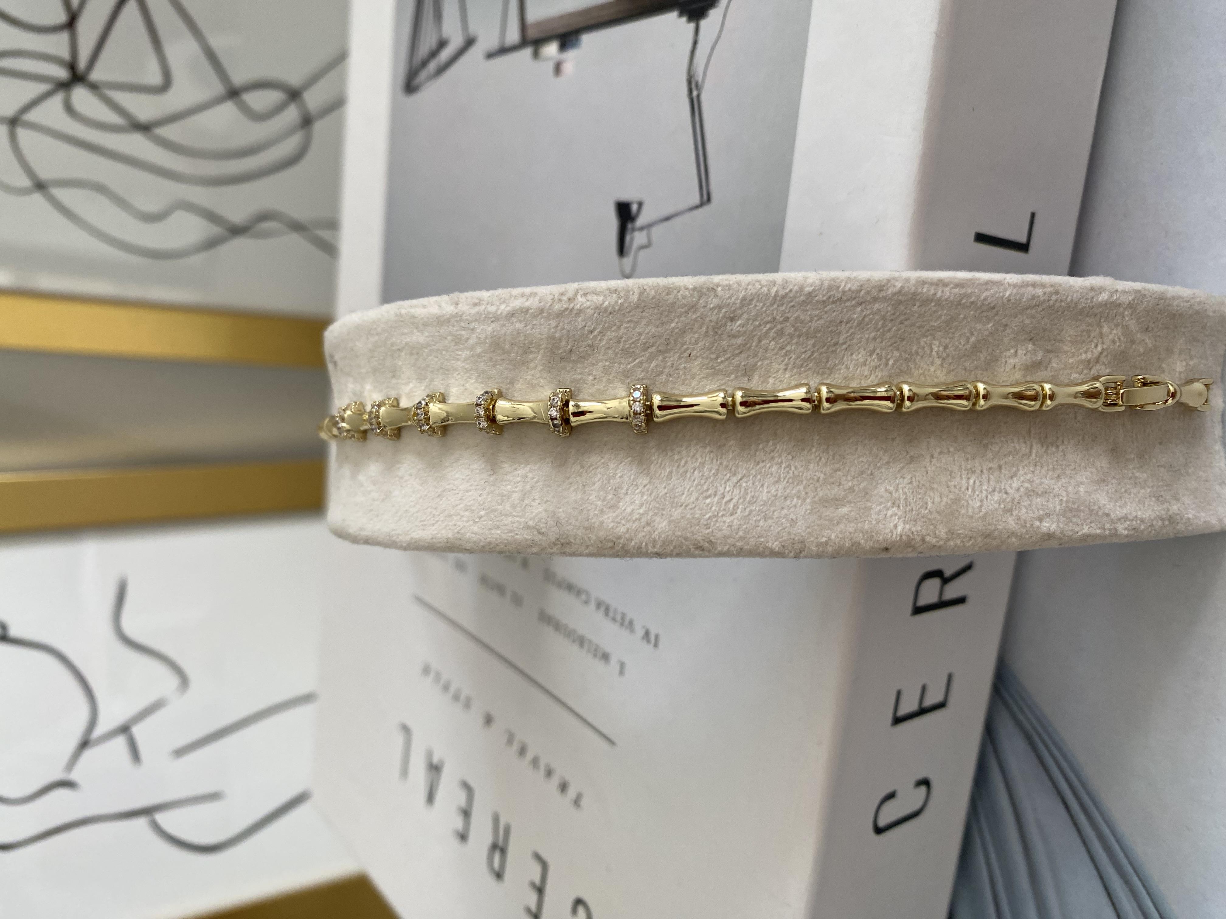 ORTASI TAŞLI KEMİK SIRALI BİLEZİK