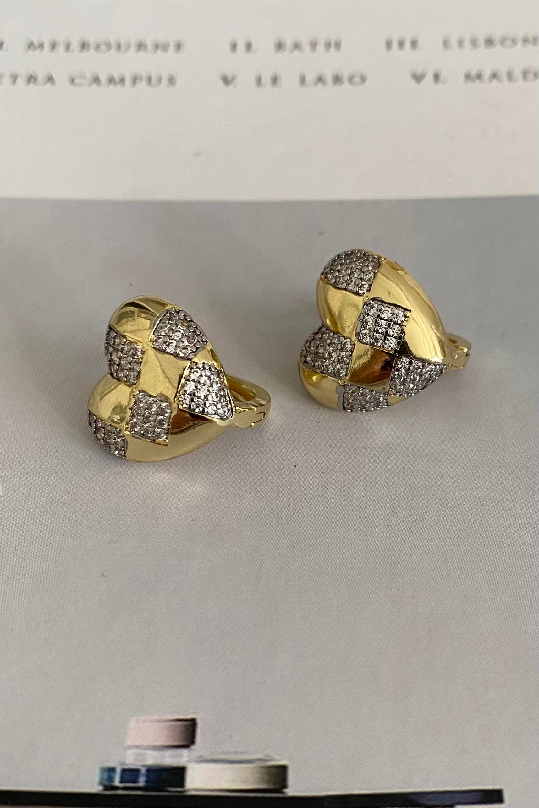 KARE TAŞLI KALP KÜPE