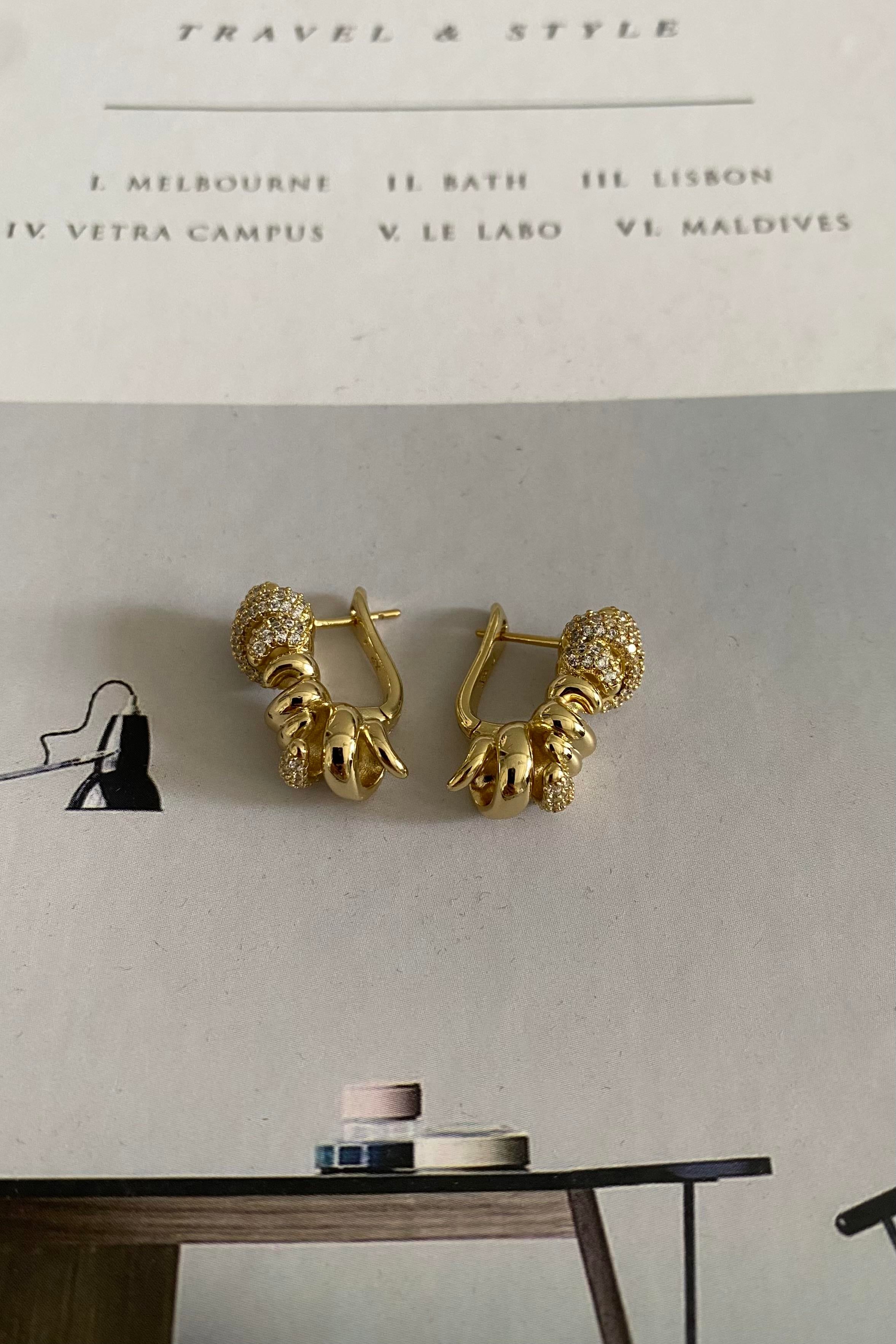 KIVRIM TAŞLI U KÜPE