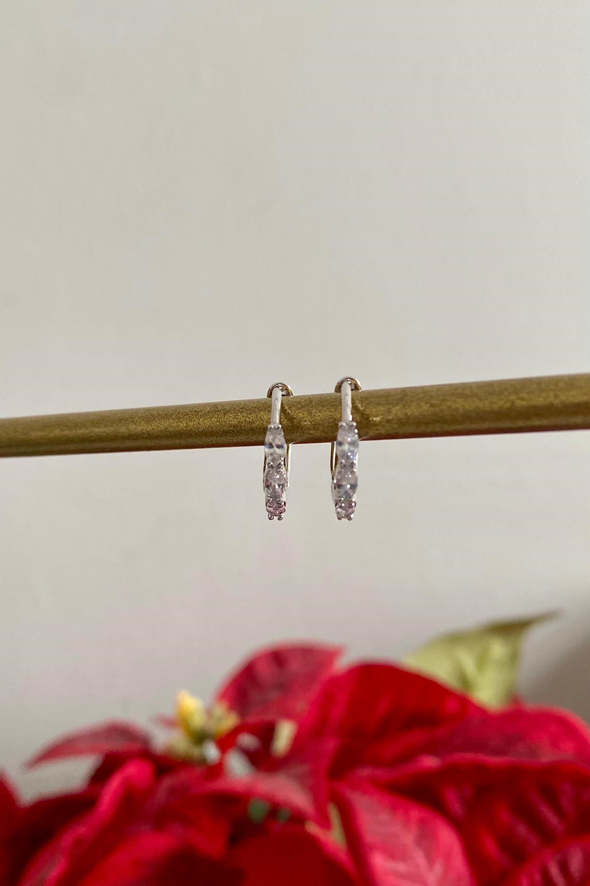 OVAL TAŞ SIRALI HALKA KÜPE