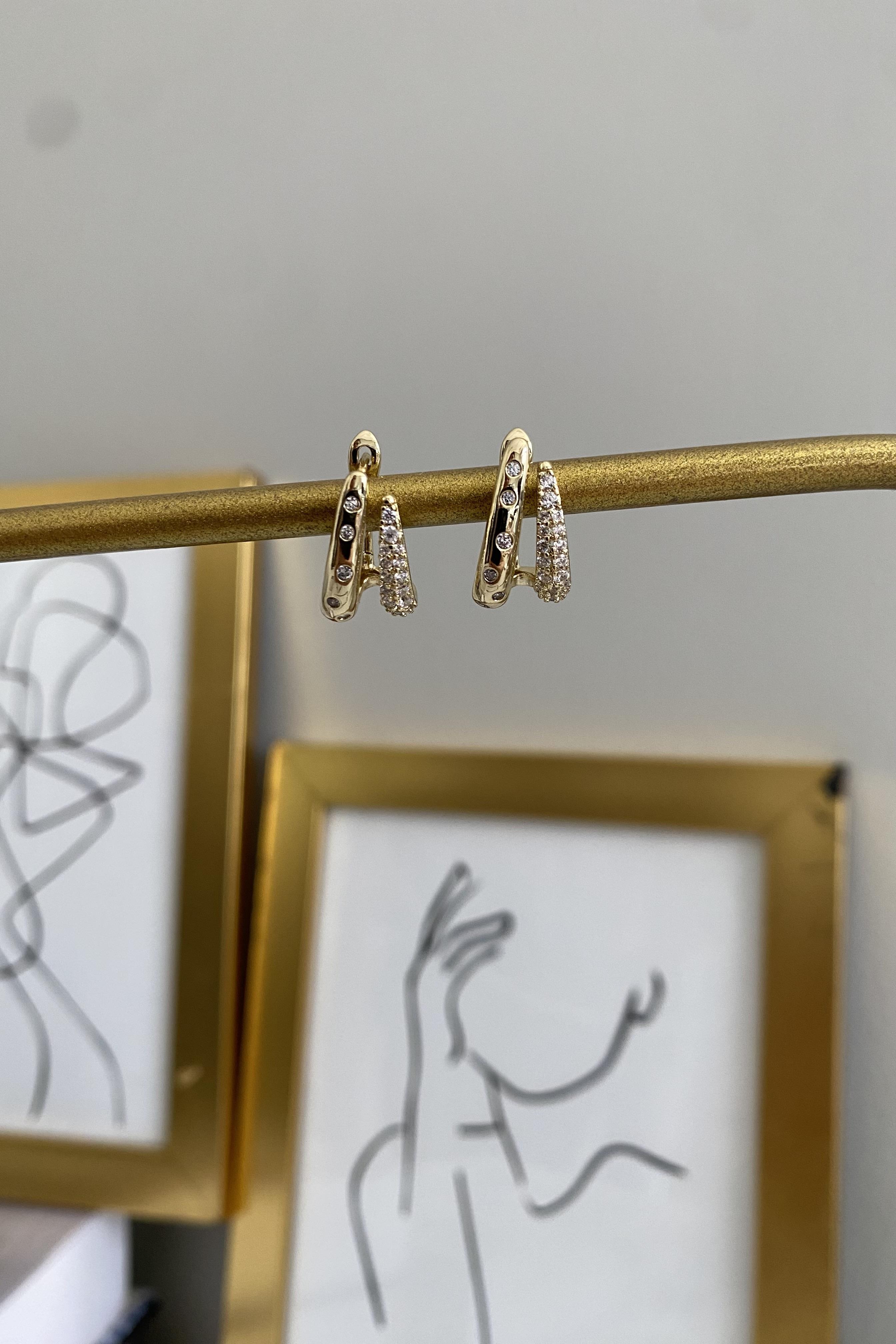 ZİRKON TAŞLI ÇİFT DAL KÜPE