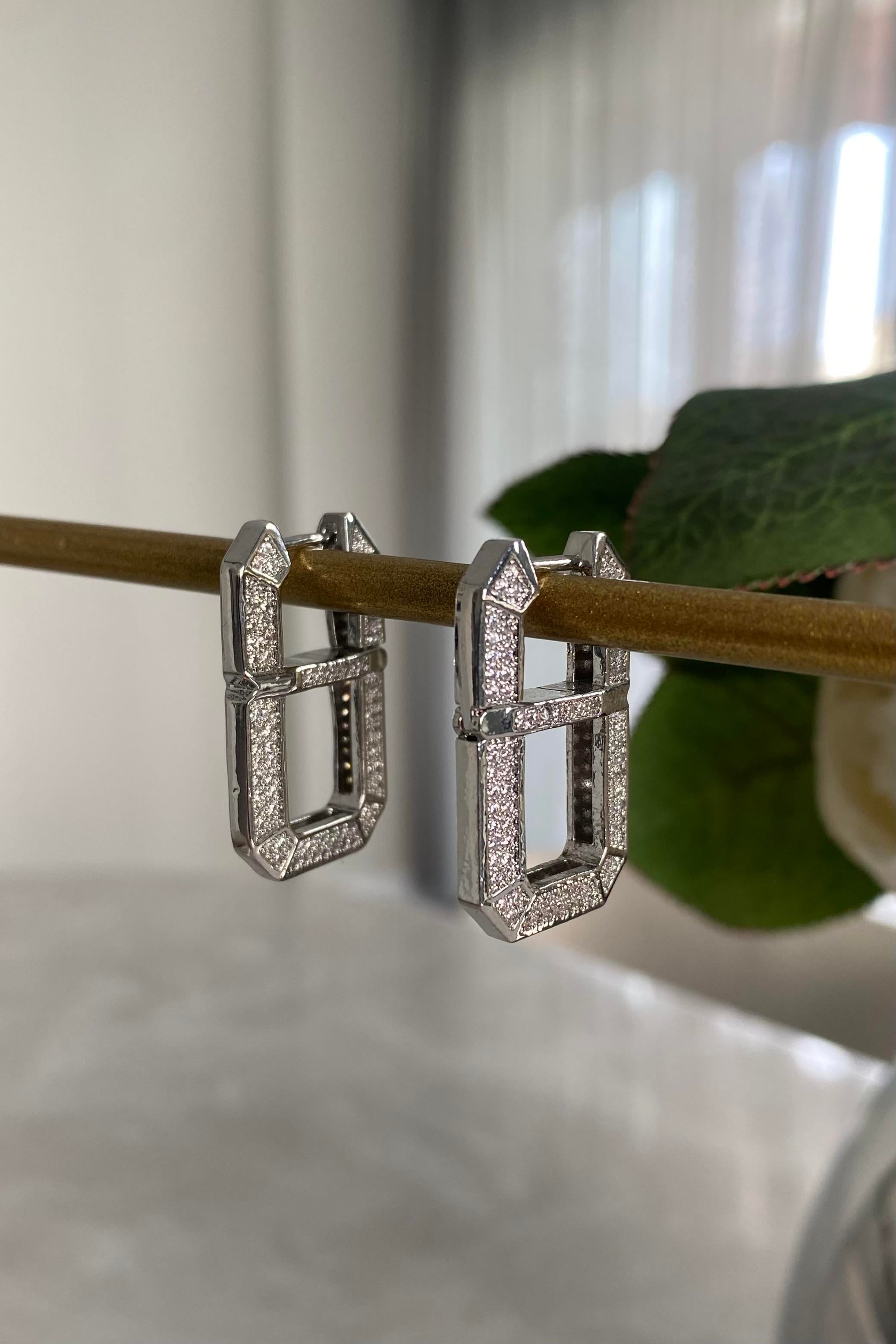 TAŞLI İKİLİ KARE KÜPE