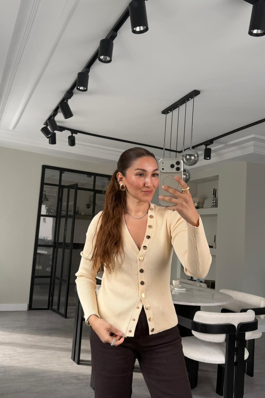 GOLD DÜĞMELİ V YAKA KAZAK/4944