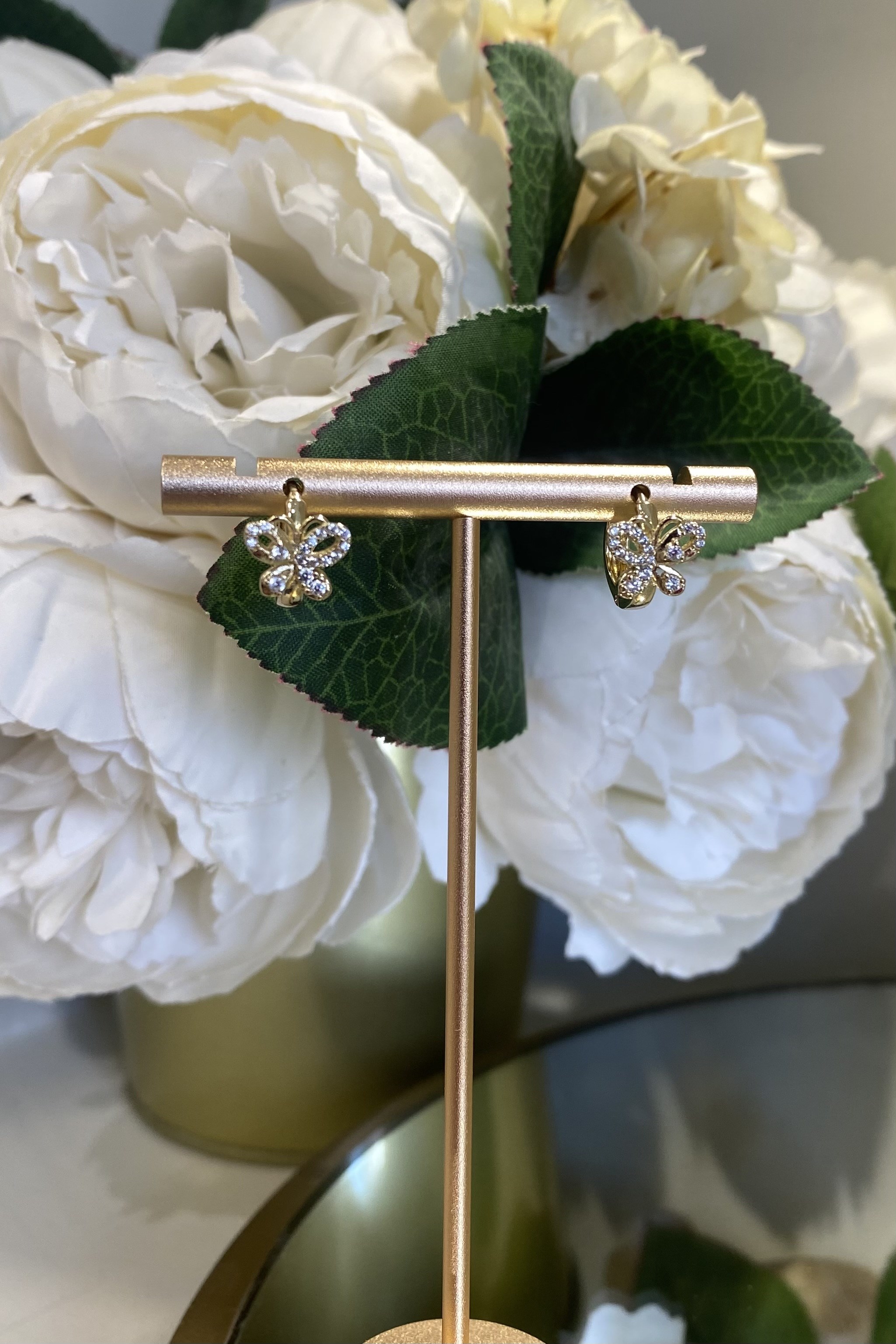 TAŞLI KELEBEK HALKA KÜPE 1 CM