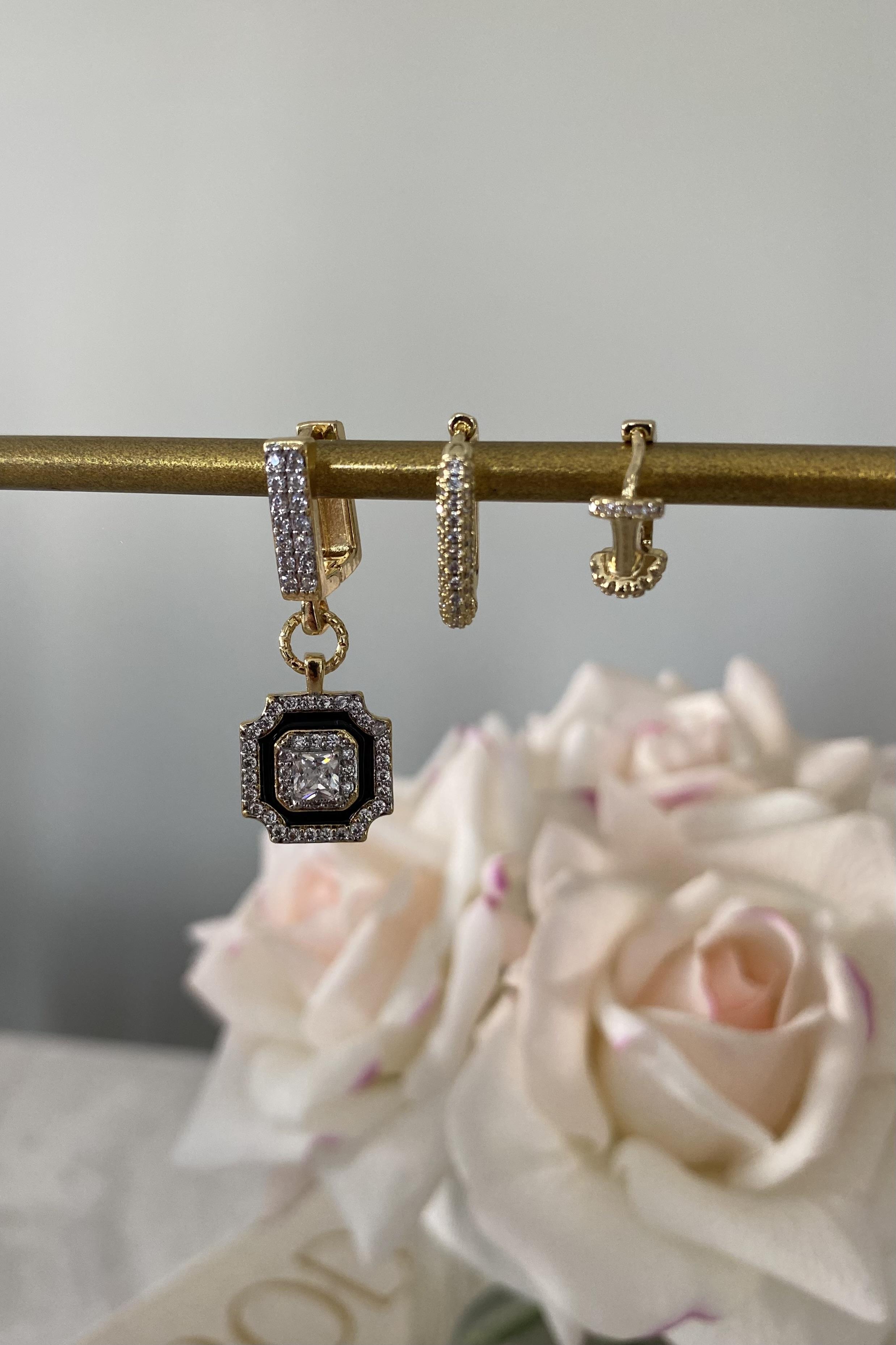 SİYAH ÇERÇEVELİ BAGET KOMBİN KÜPE