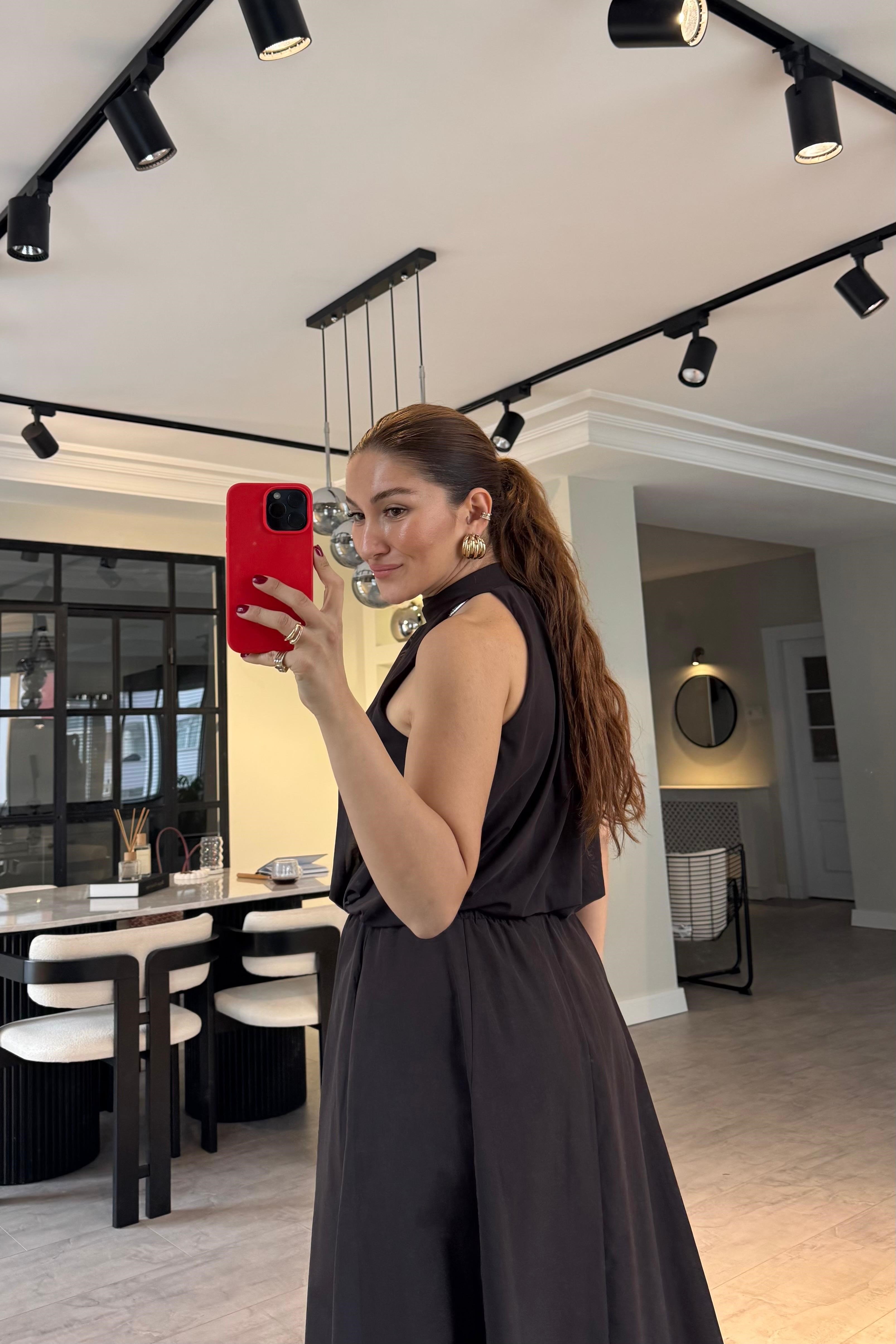 HALTER YAKA DRAPELİ BLUZ