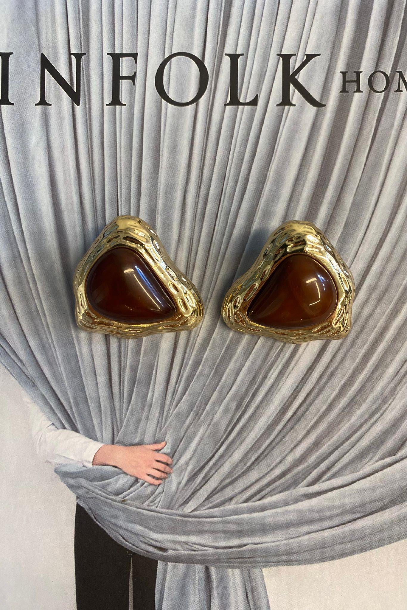 KAHVERENGİ EZME PLAKA KÜPE