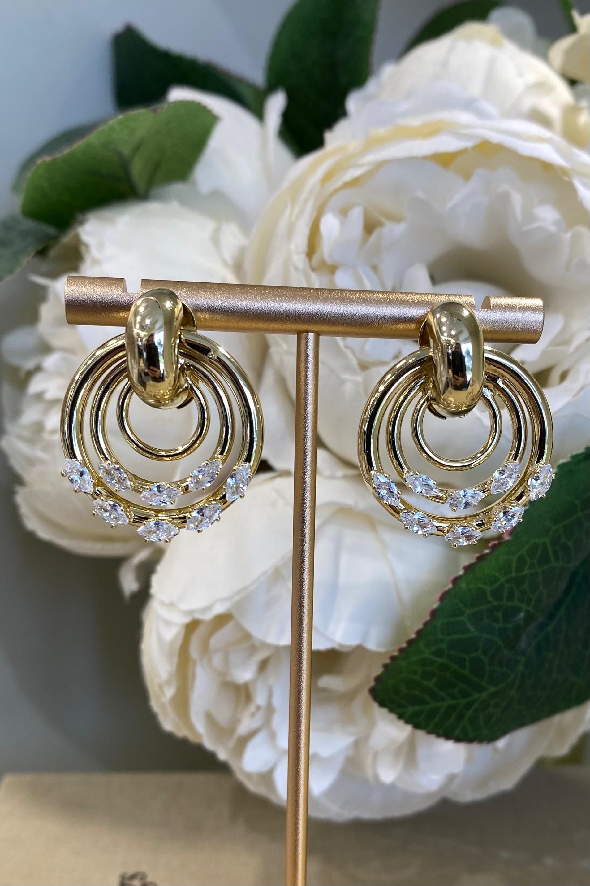 DAMLA TAŞ DETAY DÖNENCE KÜPE