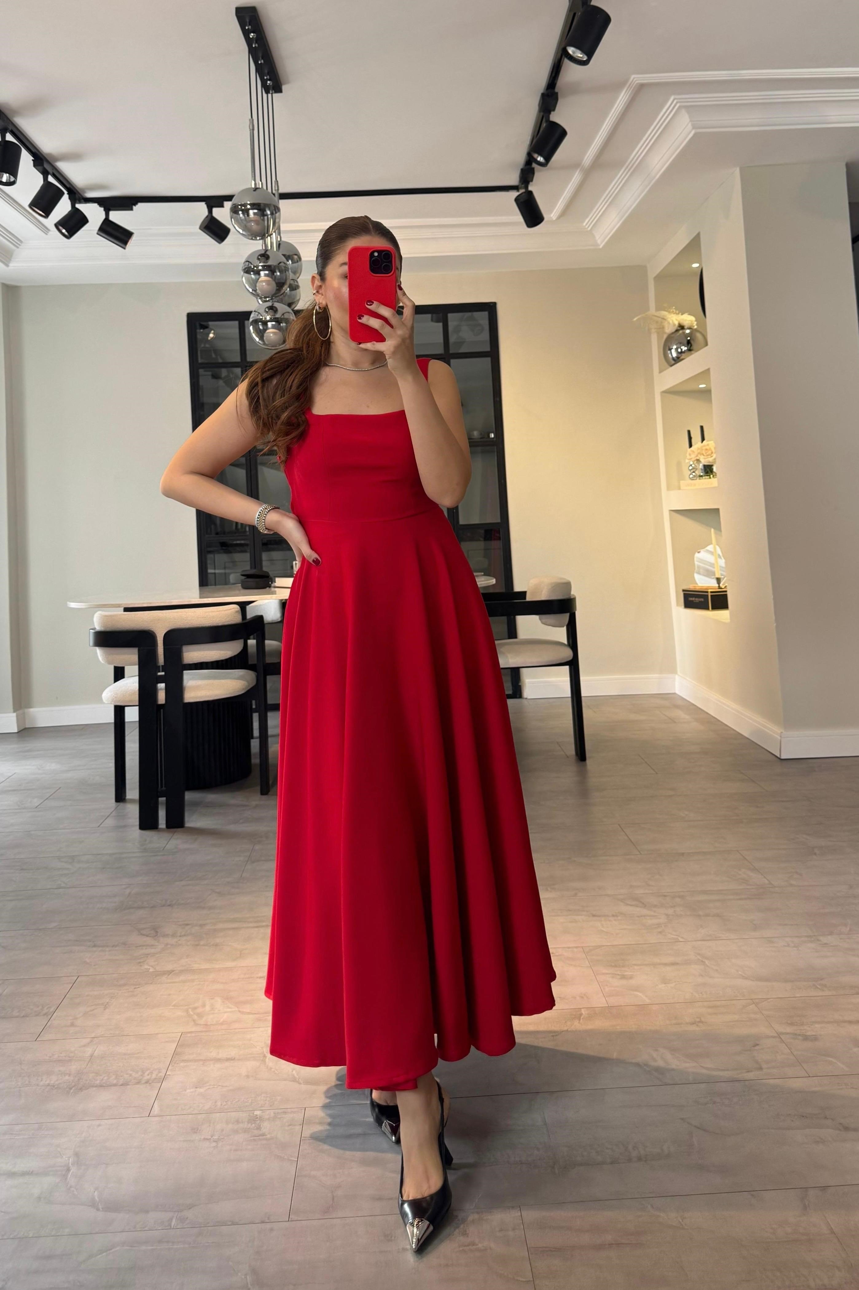 KARE YAKA MANOLYA ELBİSE