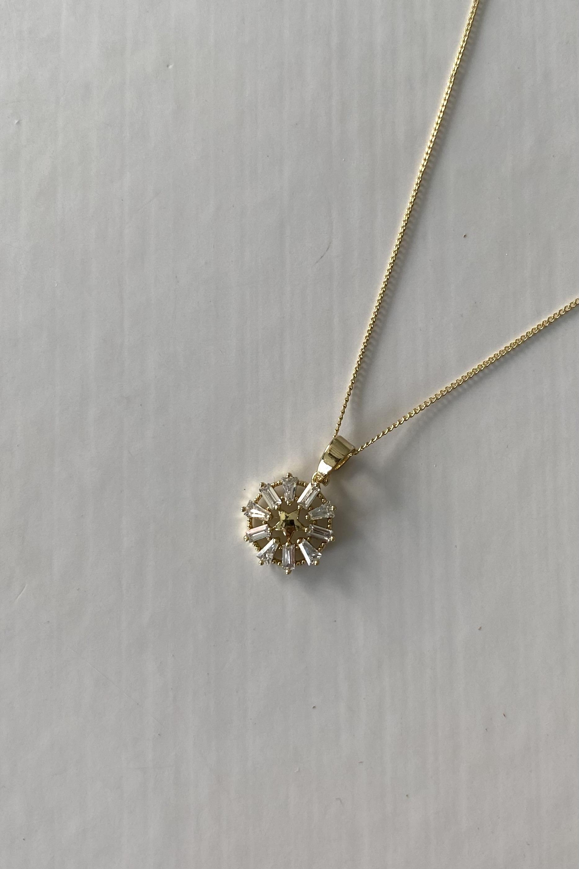 KESME TAŞLI YILDIZ HAYALET KOLYE