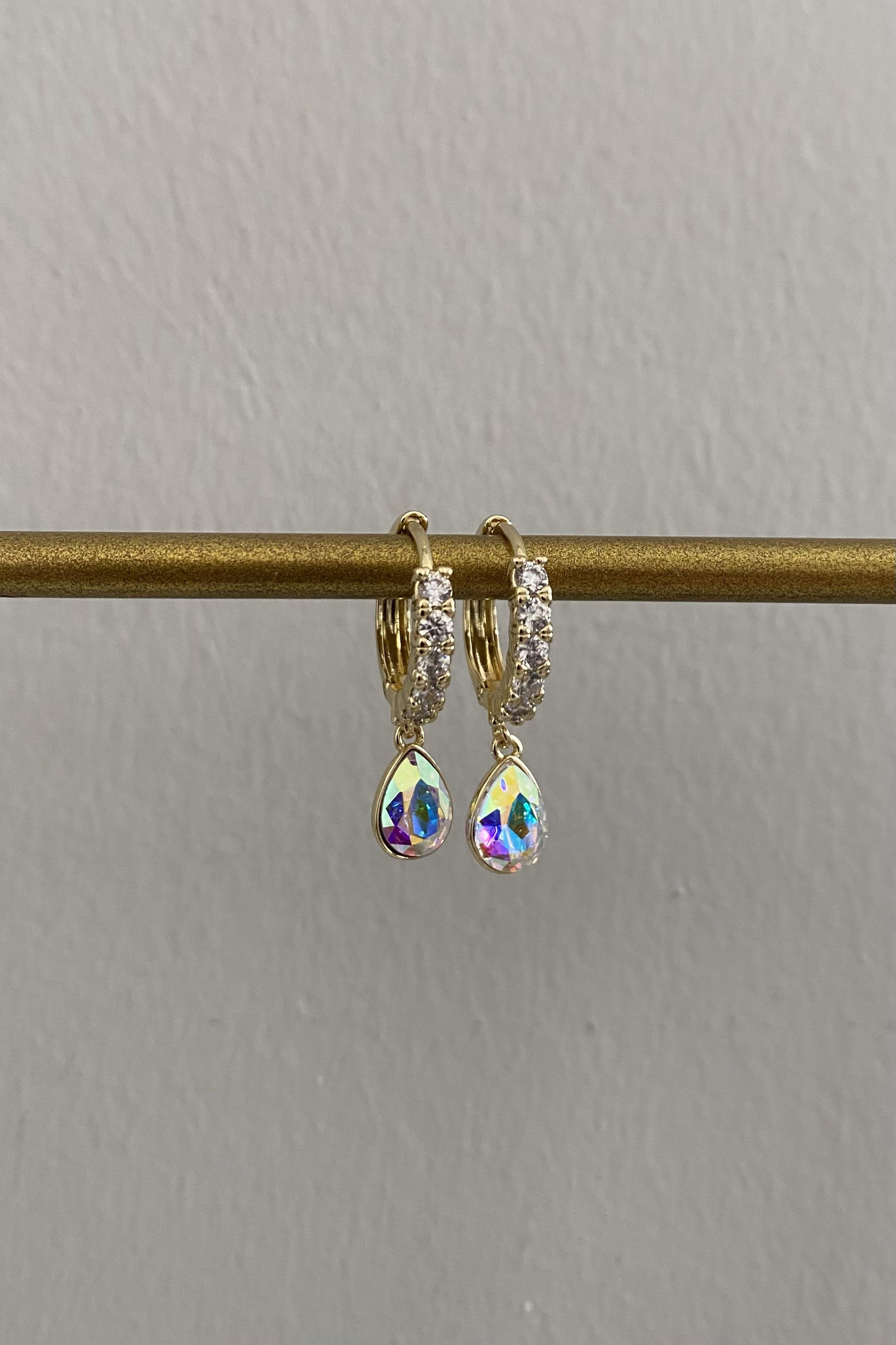 HOLOGRAM DAMLA TAŞLI HALKA KÜPE