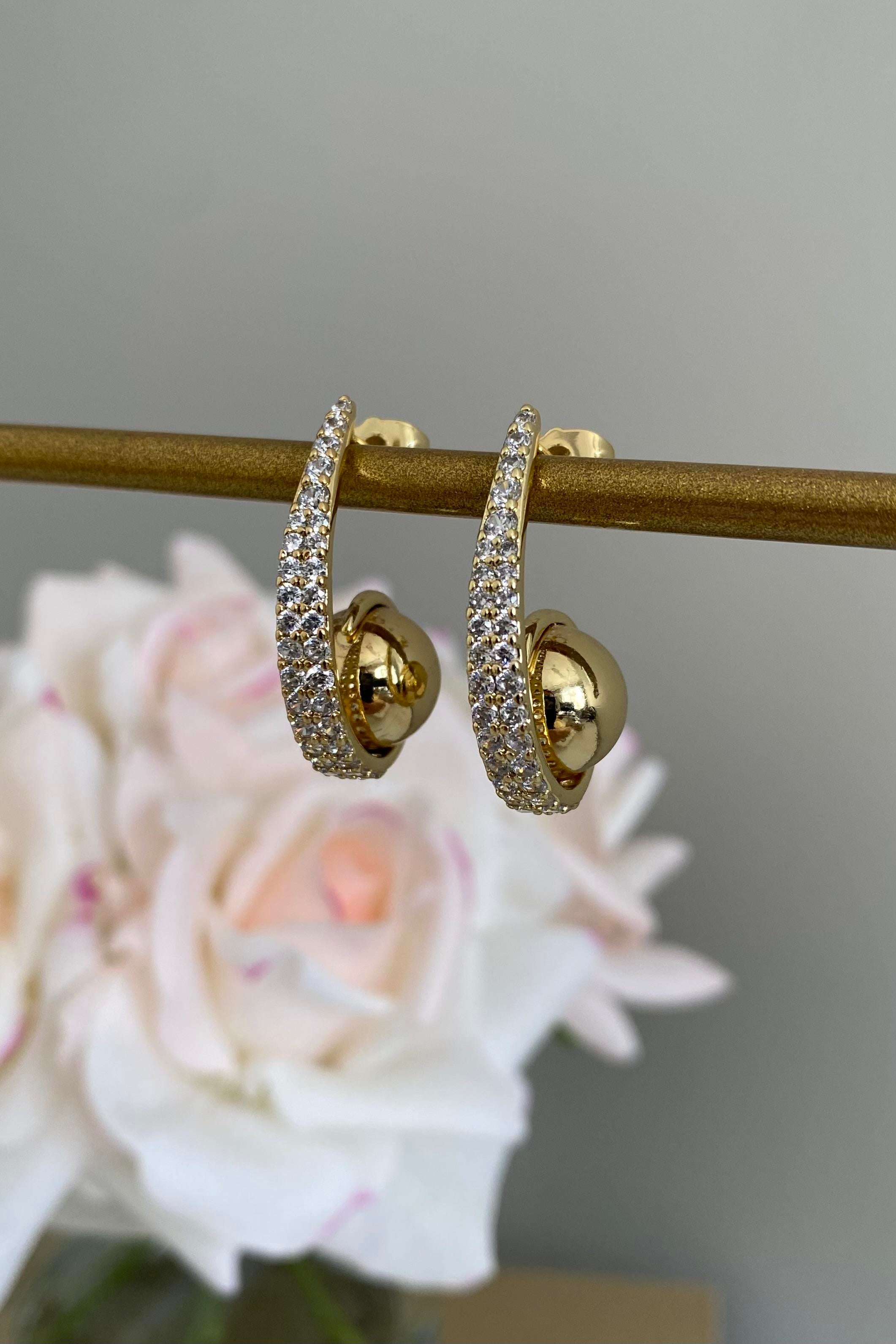 TAŞLI TOP KIVRIM KÜPE