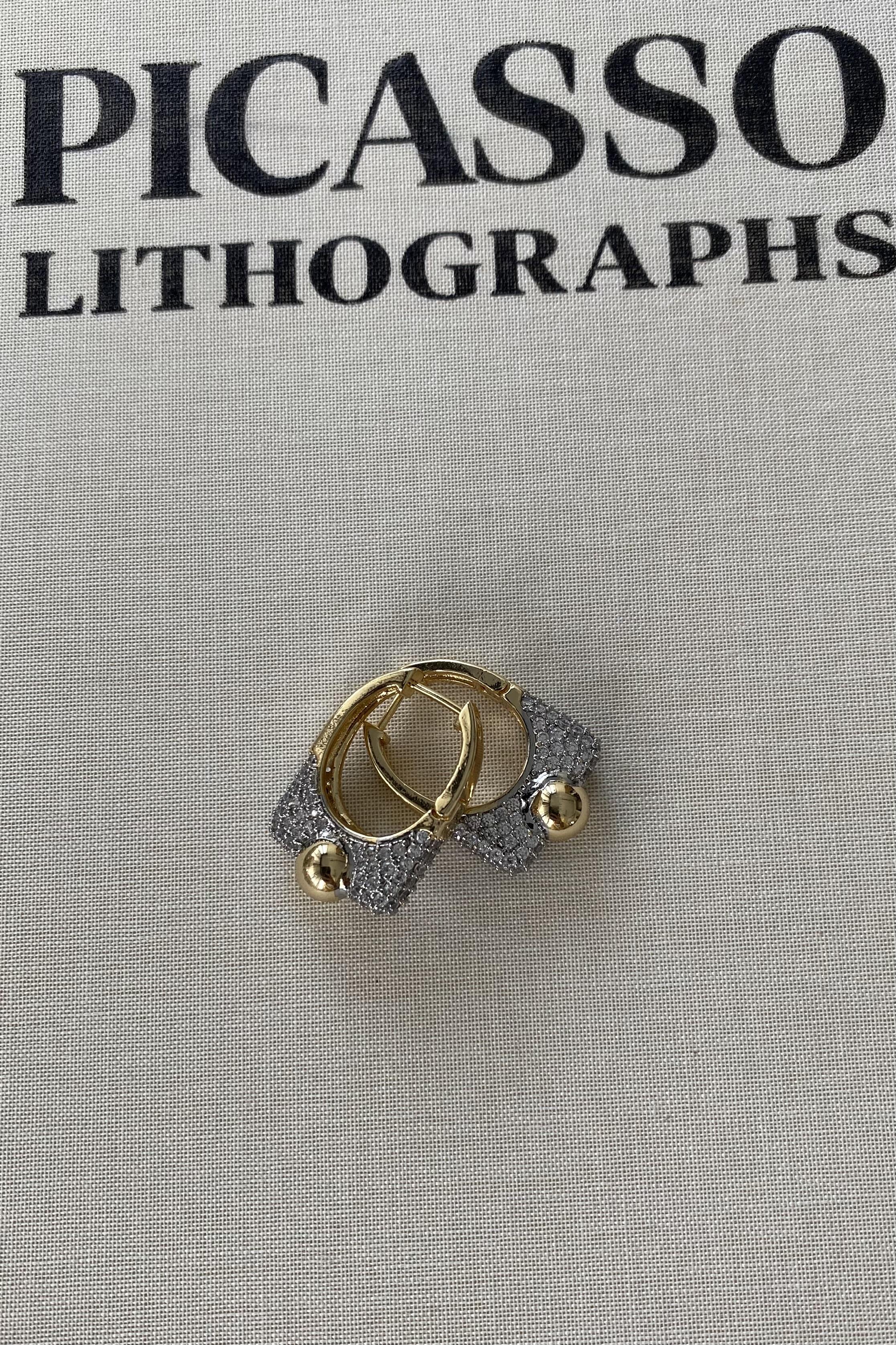 TOP DETAY YARIM TAŞLI KÜPE