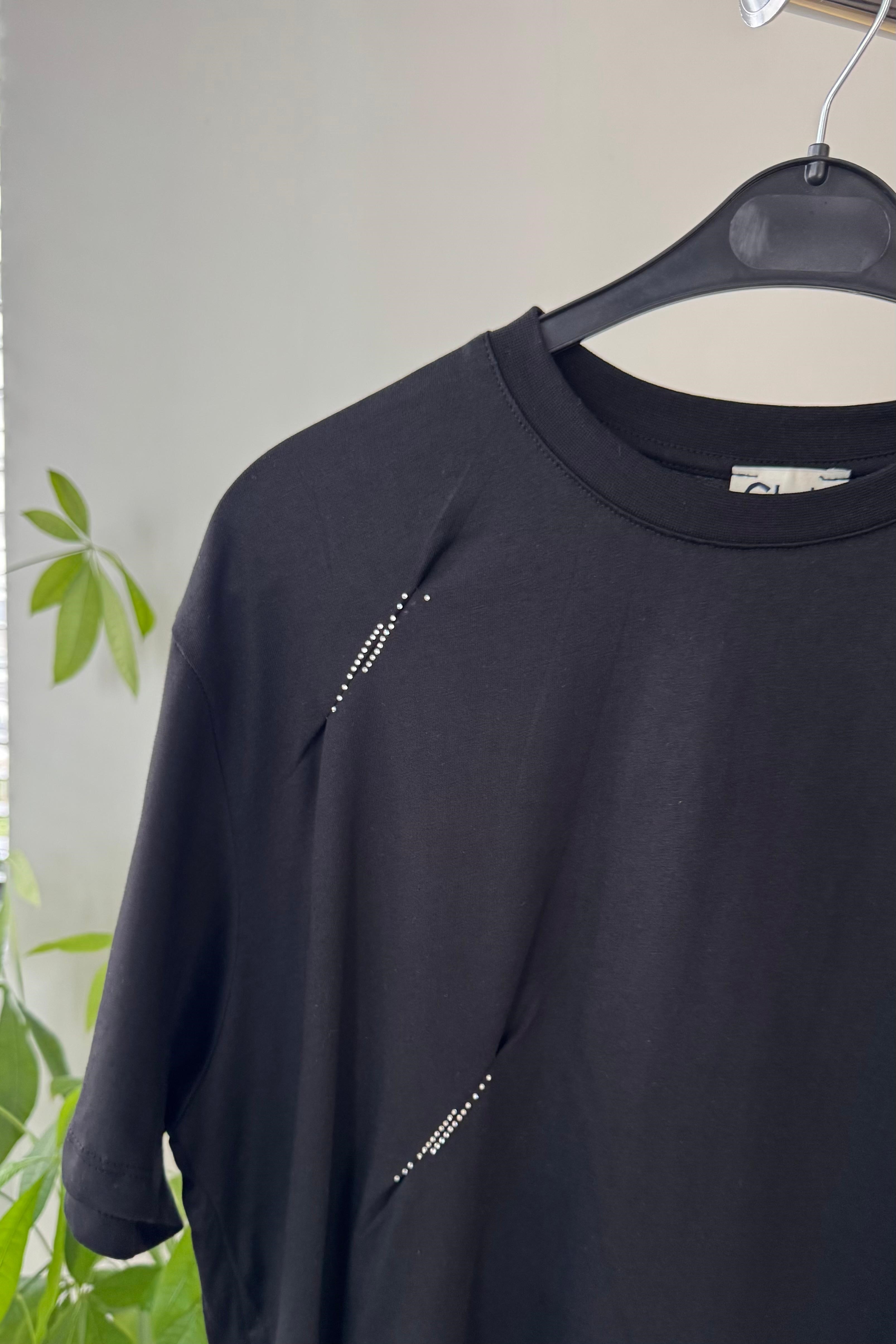 SİMETRİK TAŞLI T-SHİRT