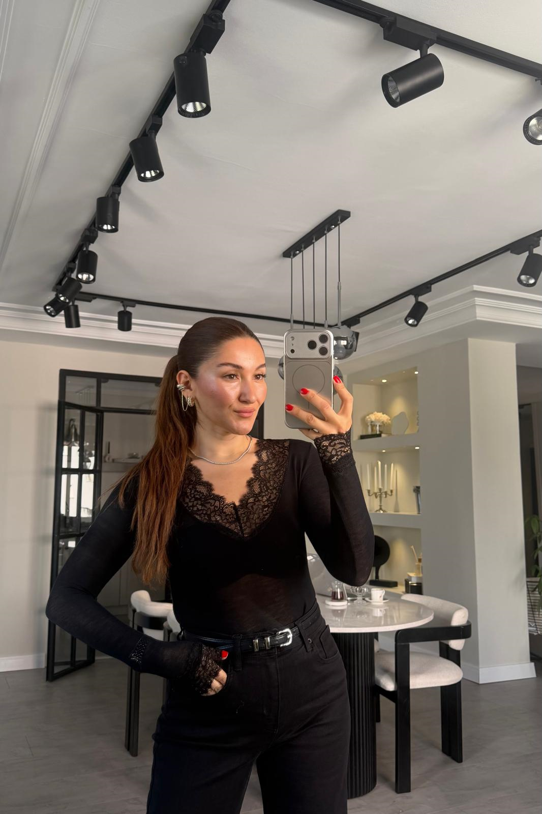 V YAKA DANTEL TRANSPARAN BODY