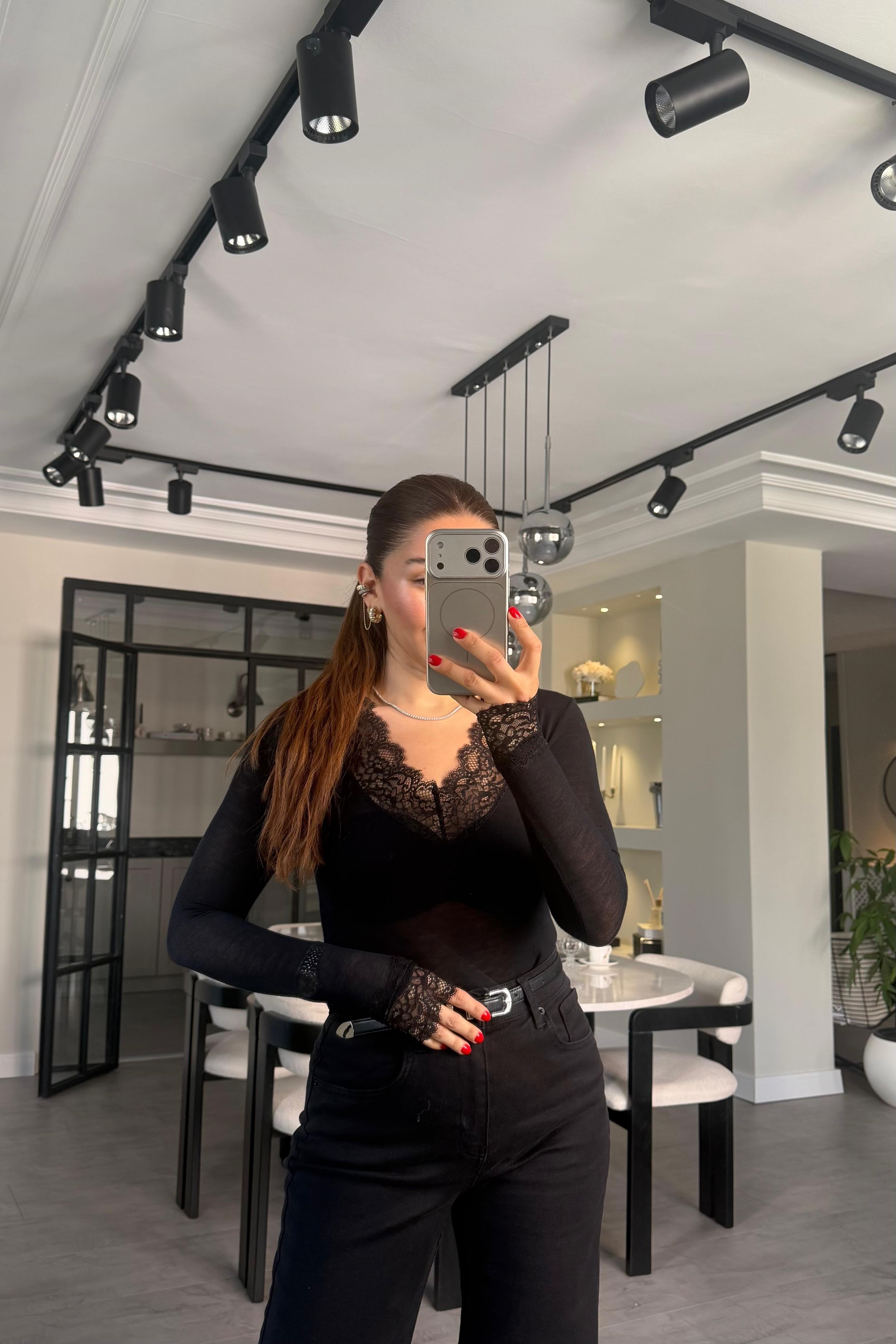 V YAKA DANTEL İNTMS BODY