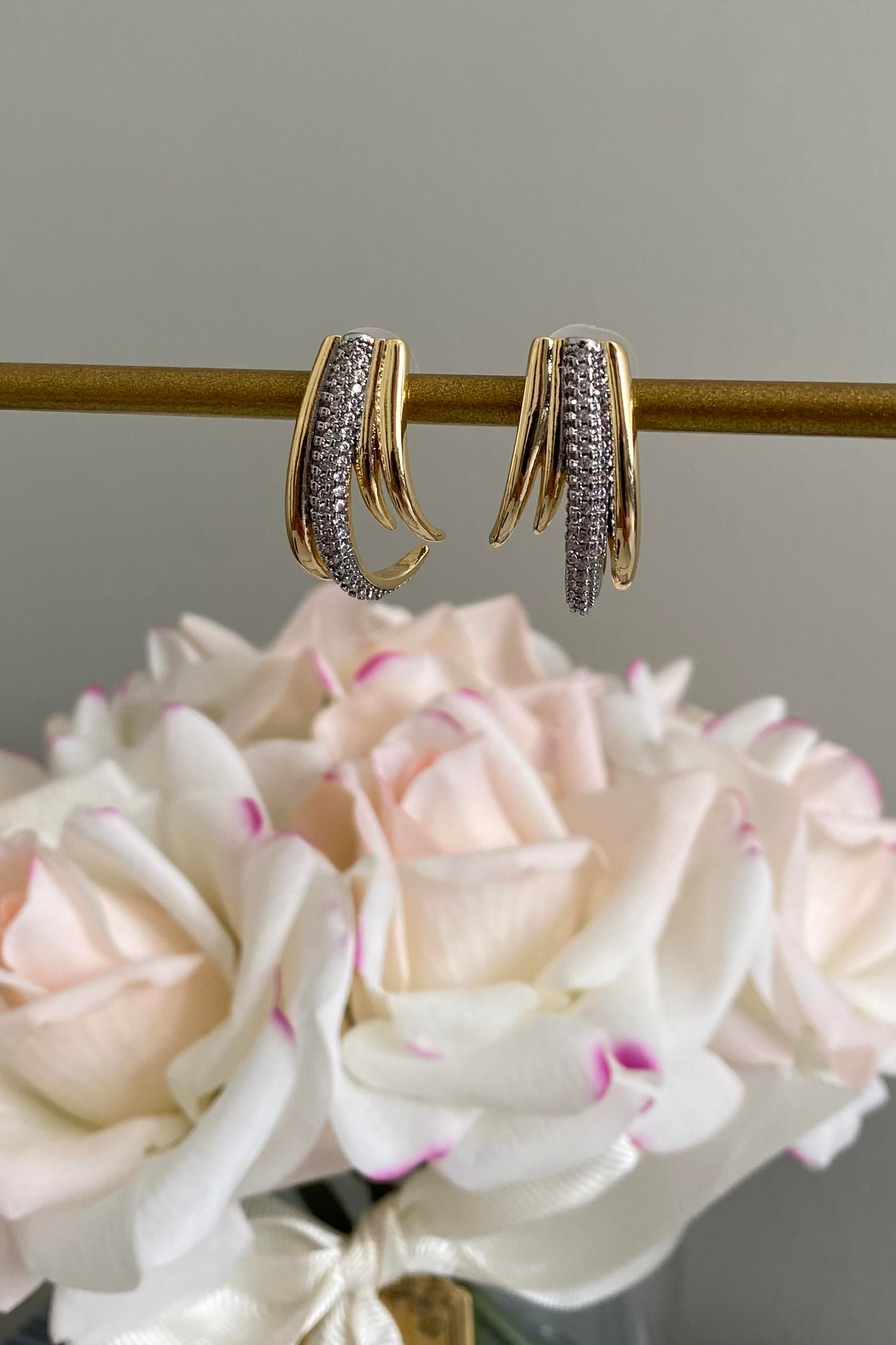 ZİRKON TAŞLI TIRNAK KÜPE