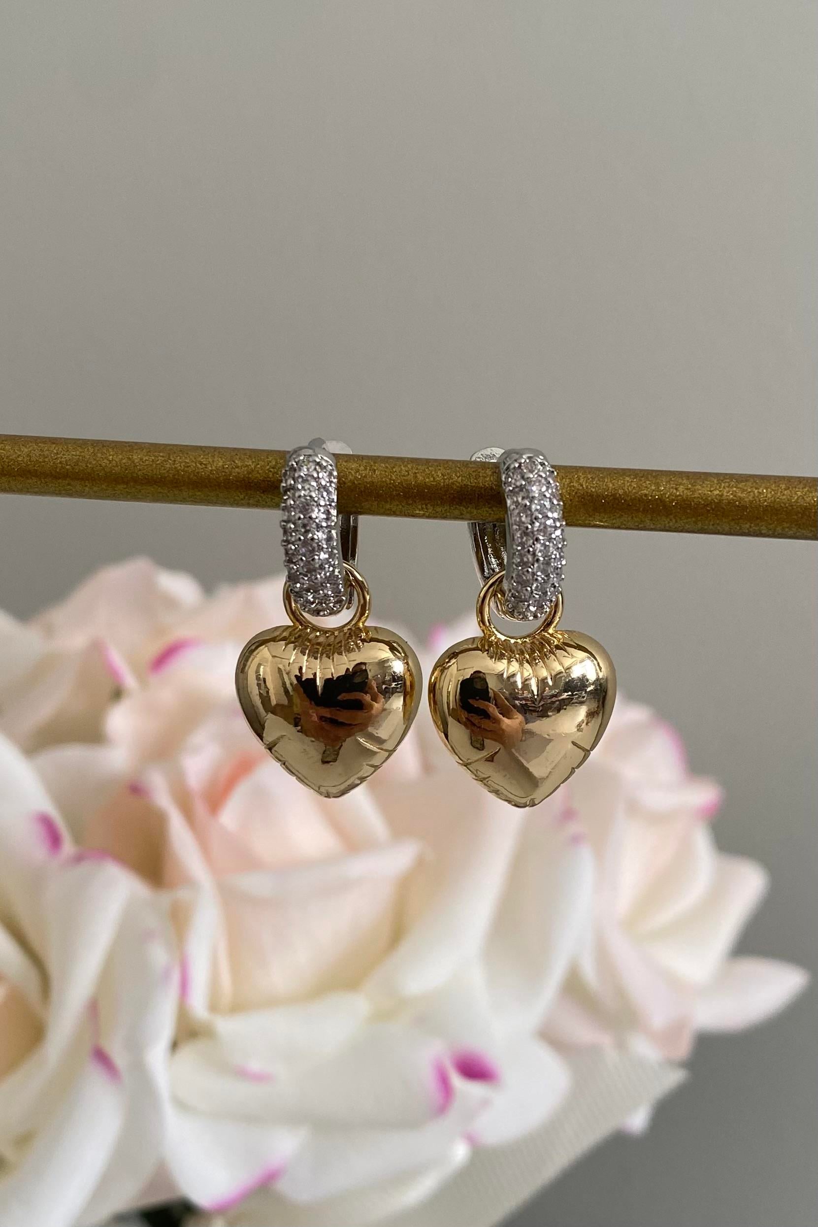 KALP GEÇİRMELİ TAŞLI HALKA KÜPE