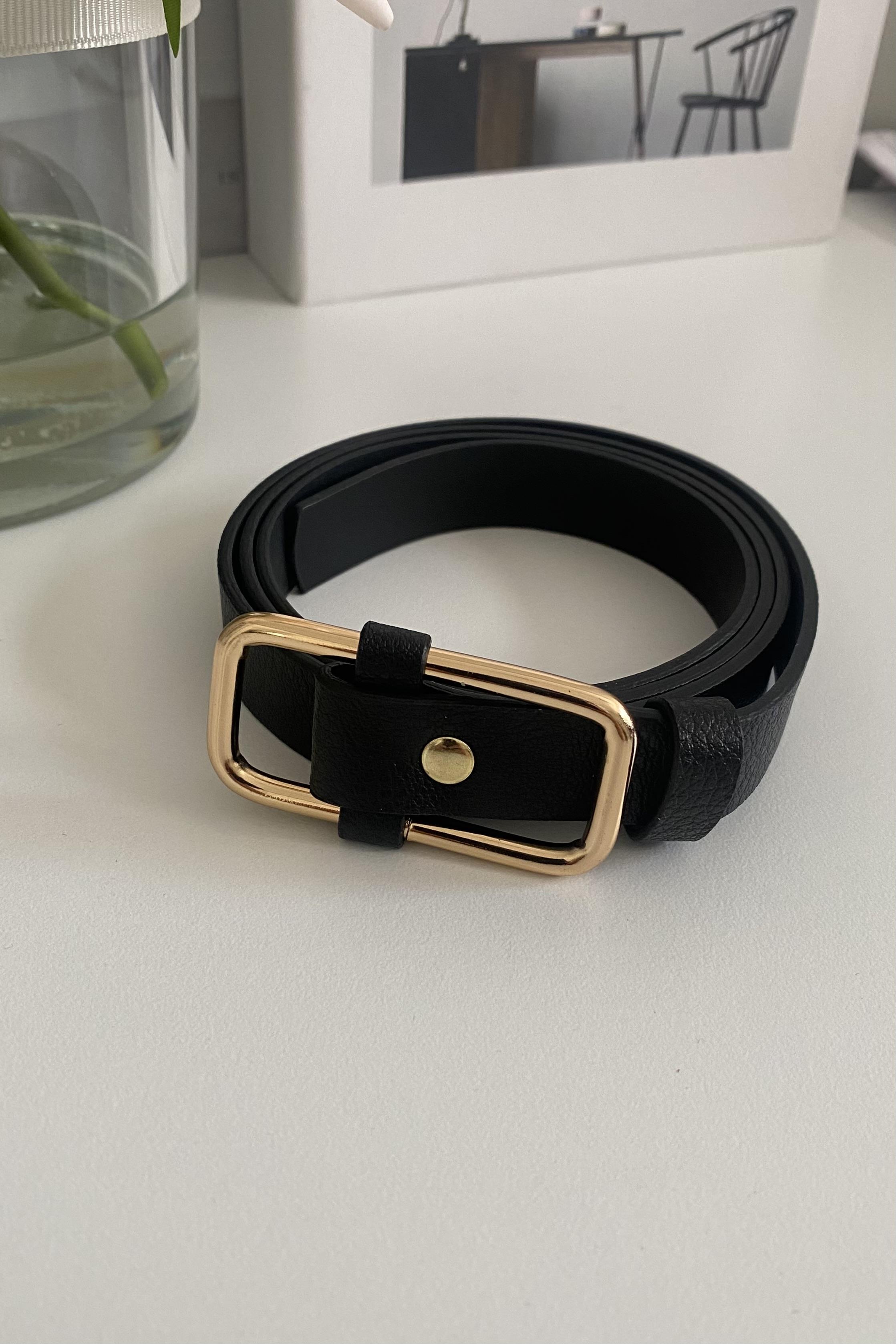 DİKDÖRTGEN ÇERÇEVELİ GOLD KEMER