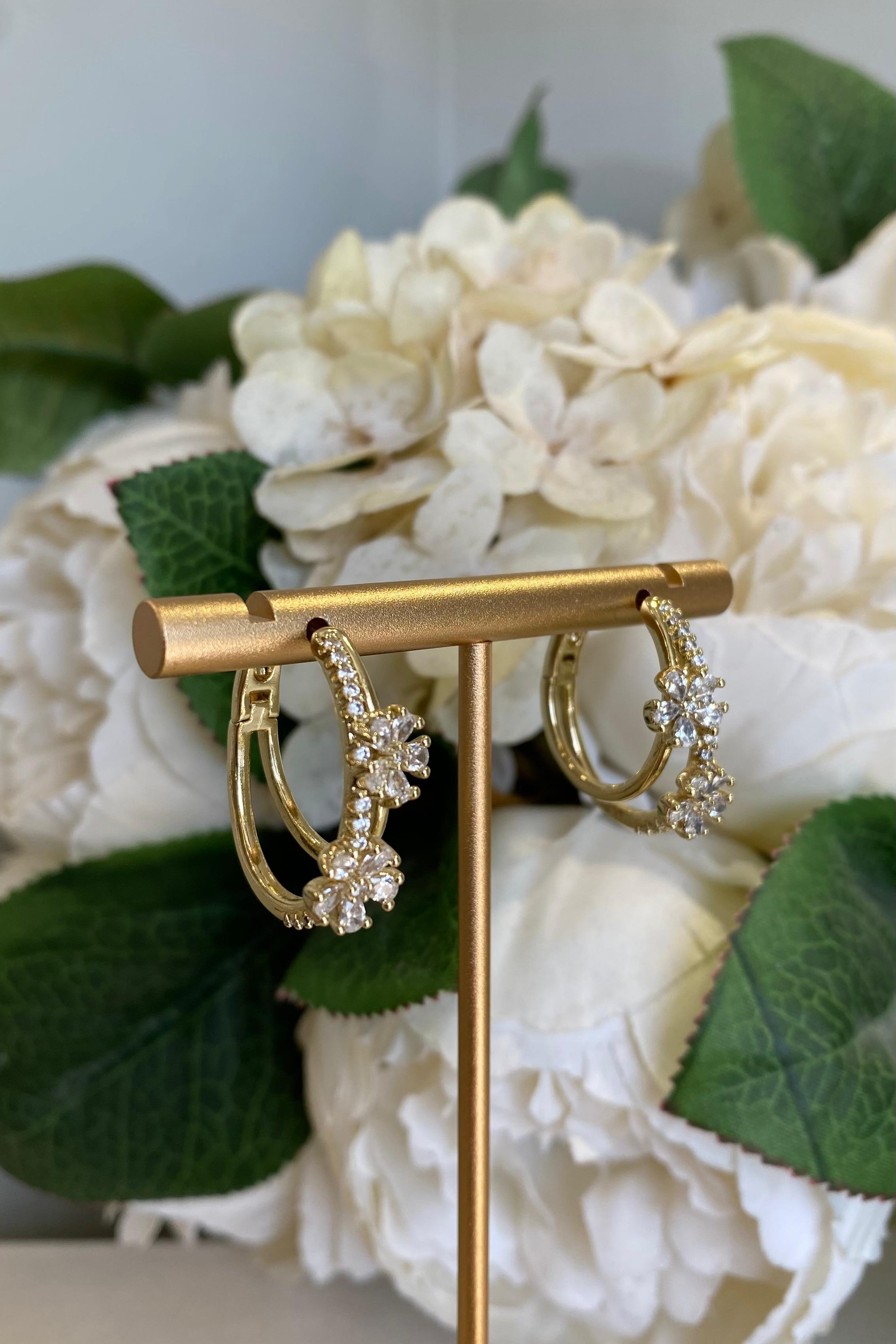 ÇİÇEK TAŞLI İKİLİ OVAL KÜPE