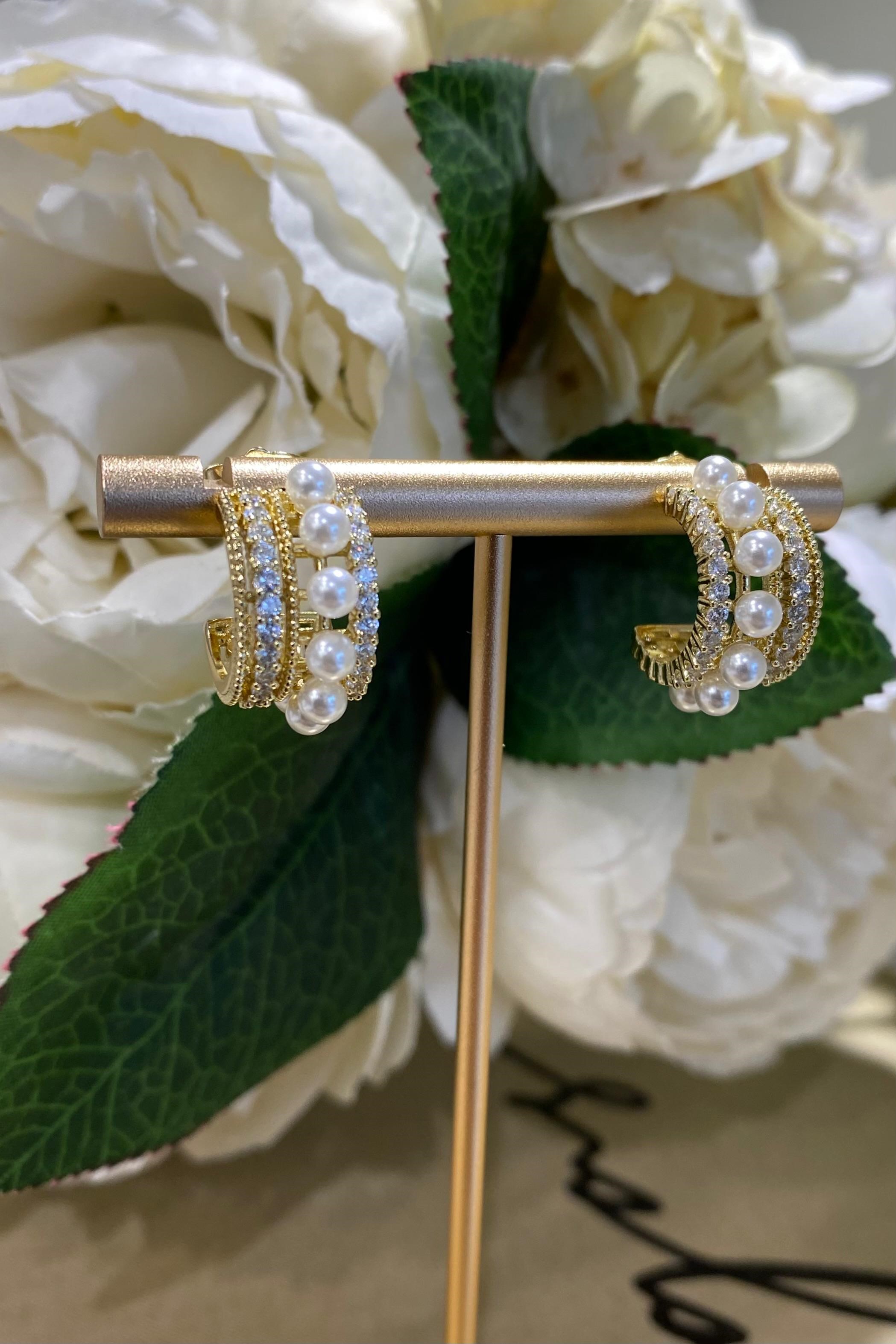 İNCİLİ TAÇ KÜPE