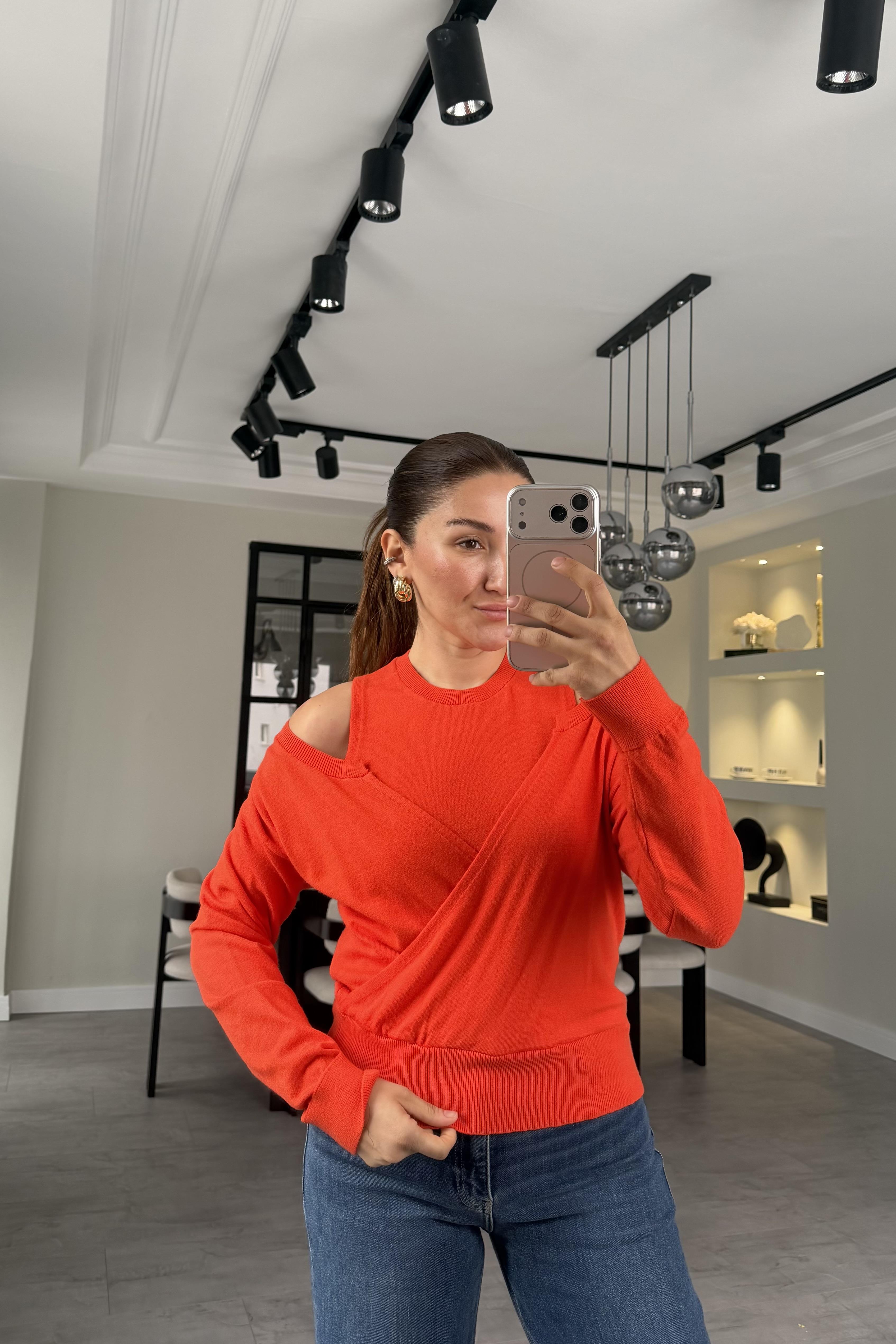 KENDİNDEN ATLETLİ KRUVAZE KAZAK/1021