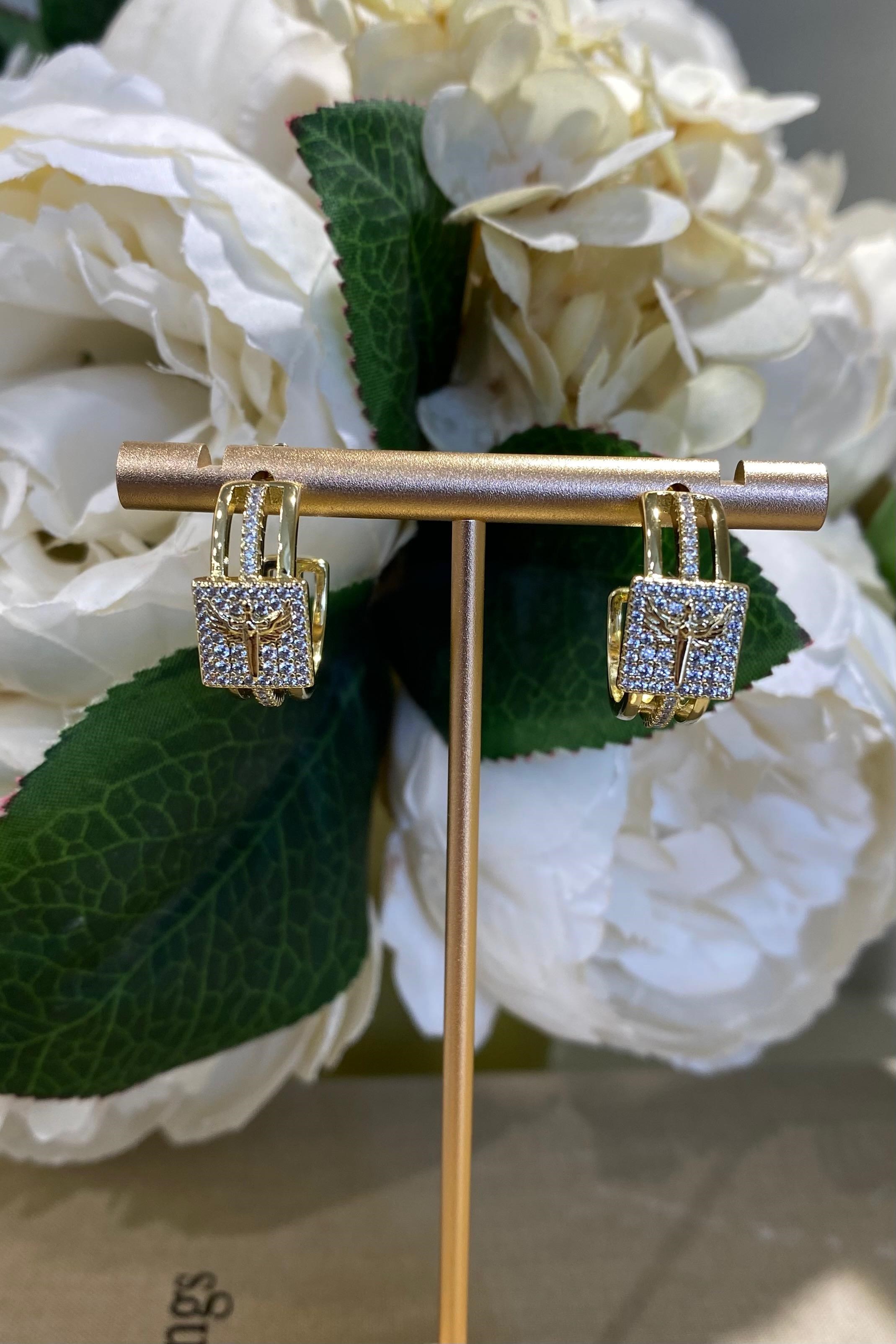 FİGÜRLÜ KARE ZİRKON TAŞLI HALKA KÜPE