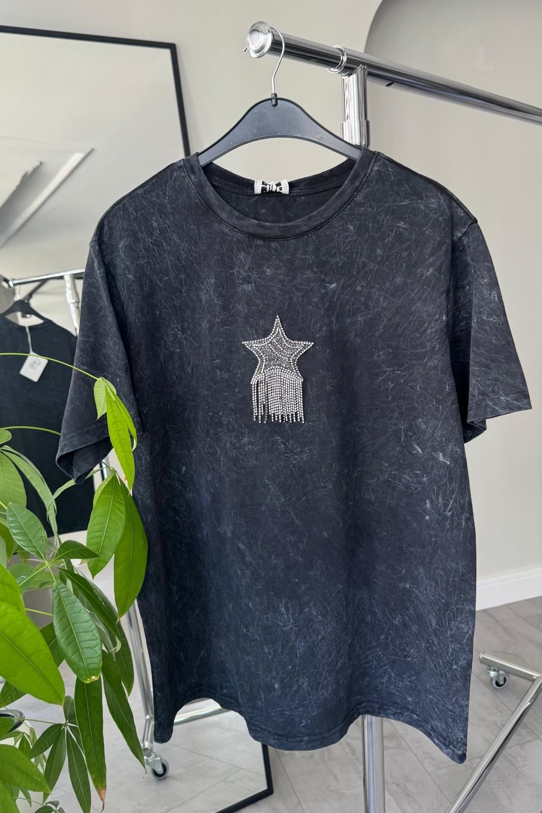 YIKAMALI YILDIZ TAŞLI T-SHIRT