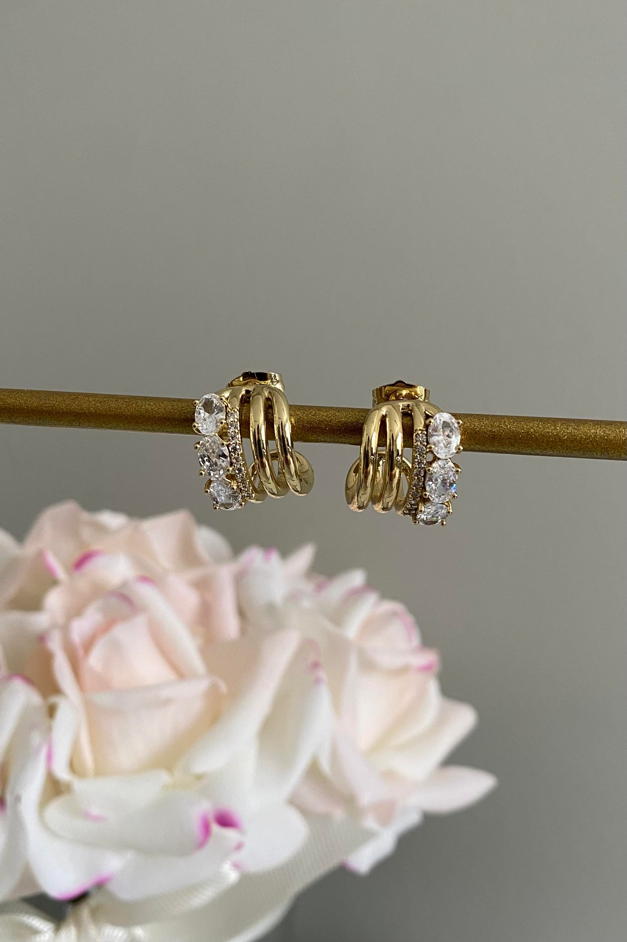 YUVARLAK TAŞLI ÇOKLU KÜPE