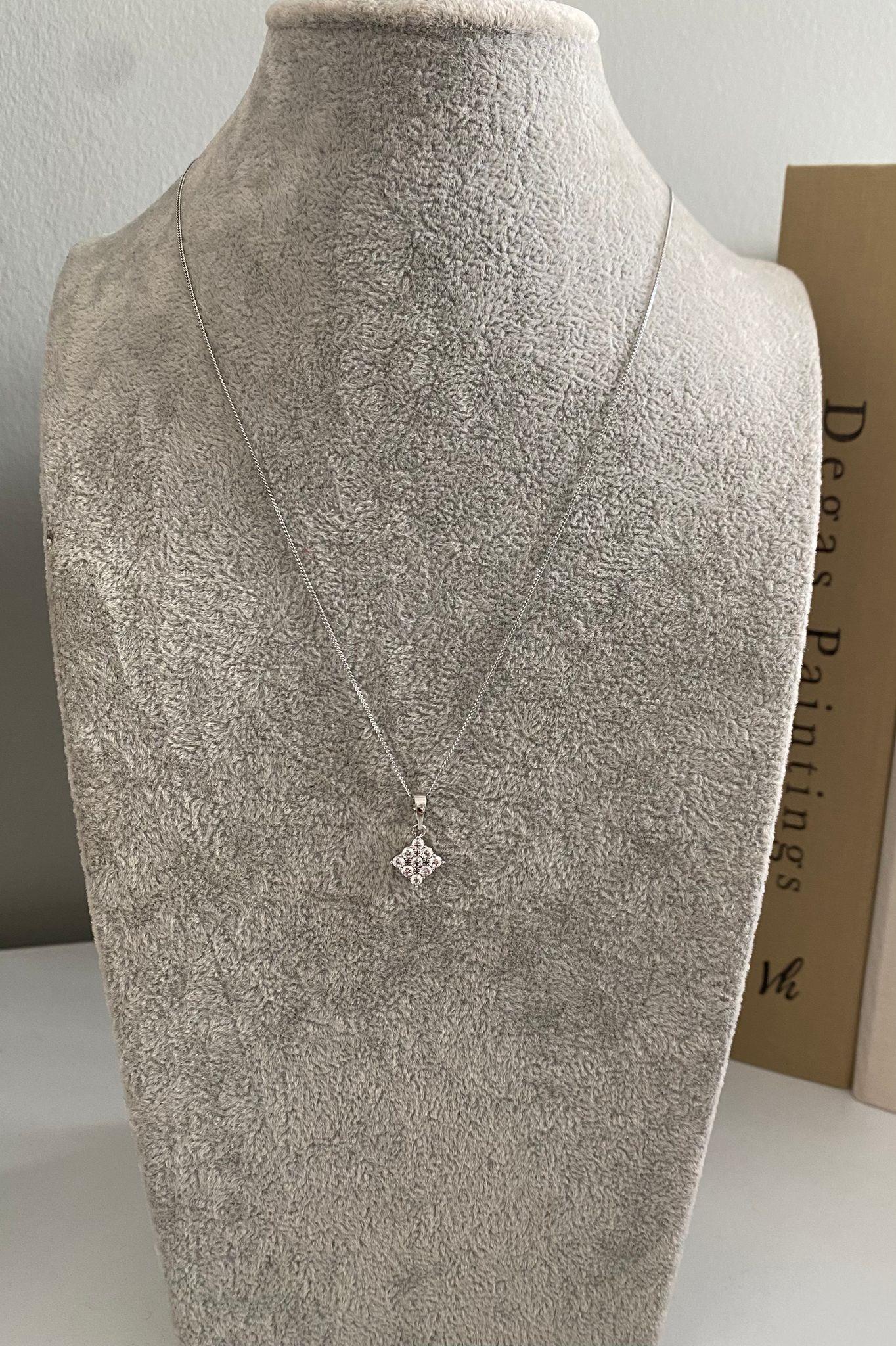 YUVARLAK ZİRKON TAŞLI KARE HAYALET KOLYE