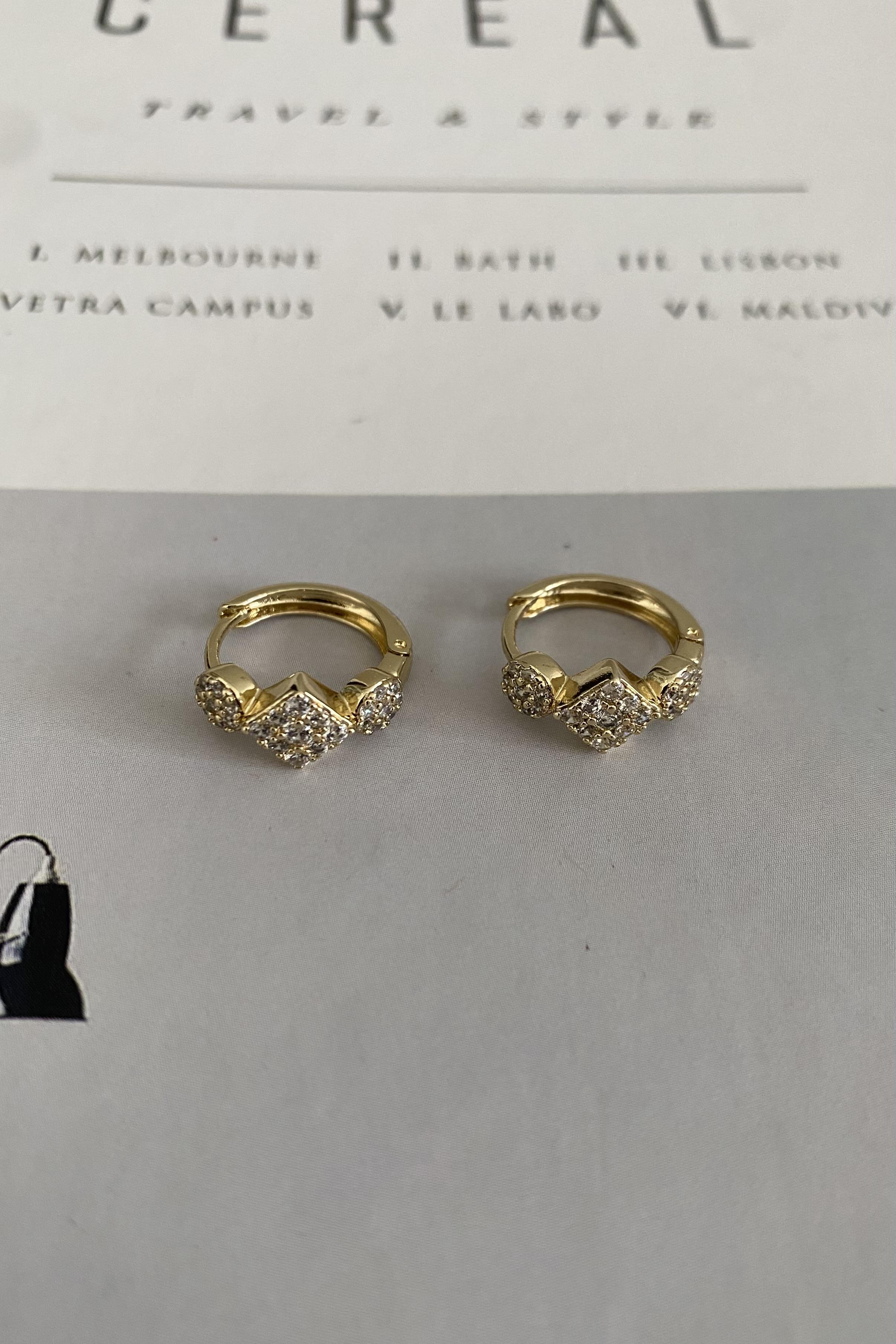 GEOMETRİK TAŞLI HALKA KÜPE 1,5cm