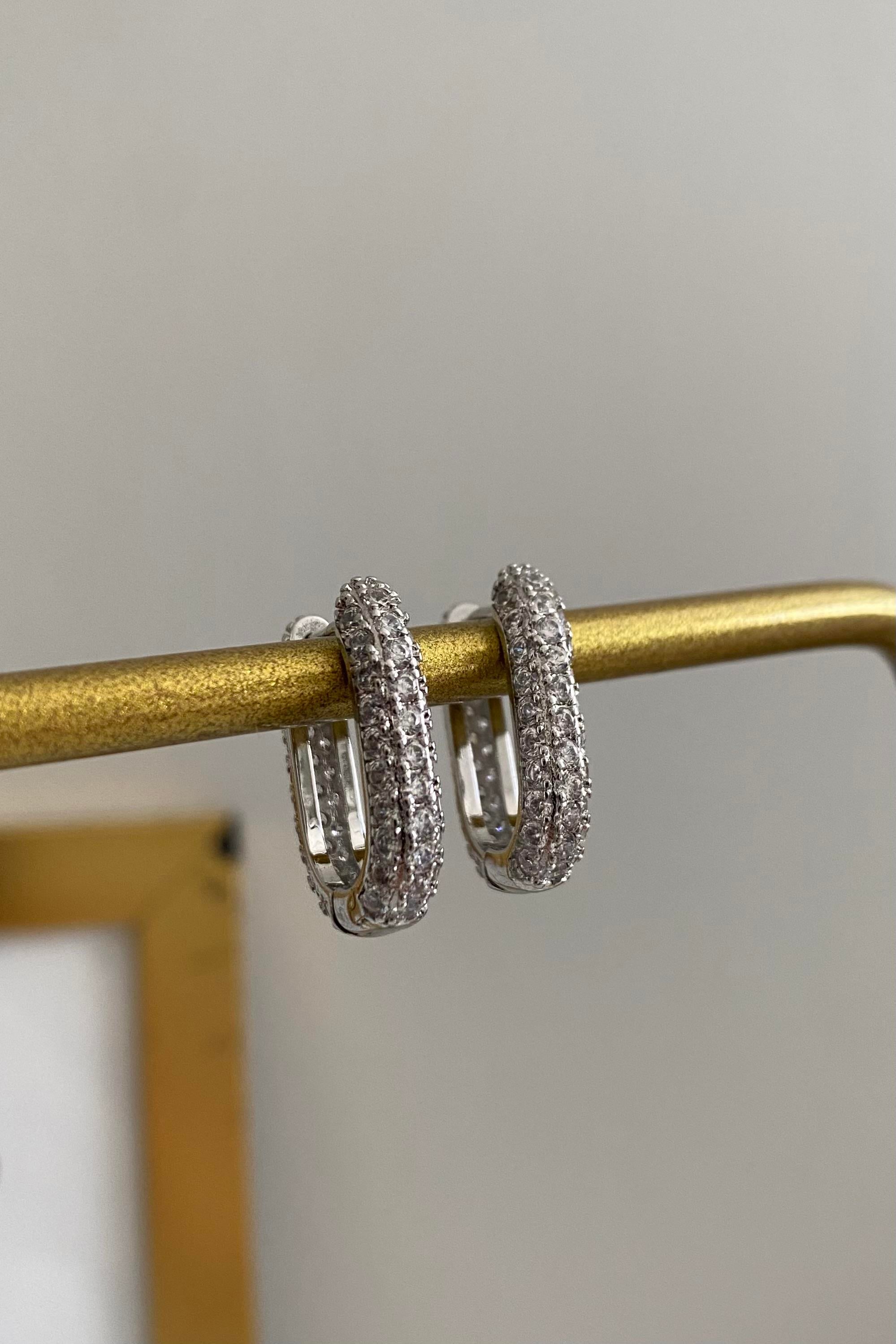 FULL ZİRKON TAŞLI OVAL KÜPE