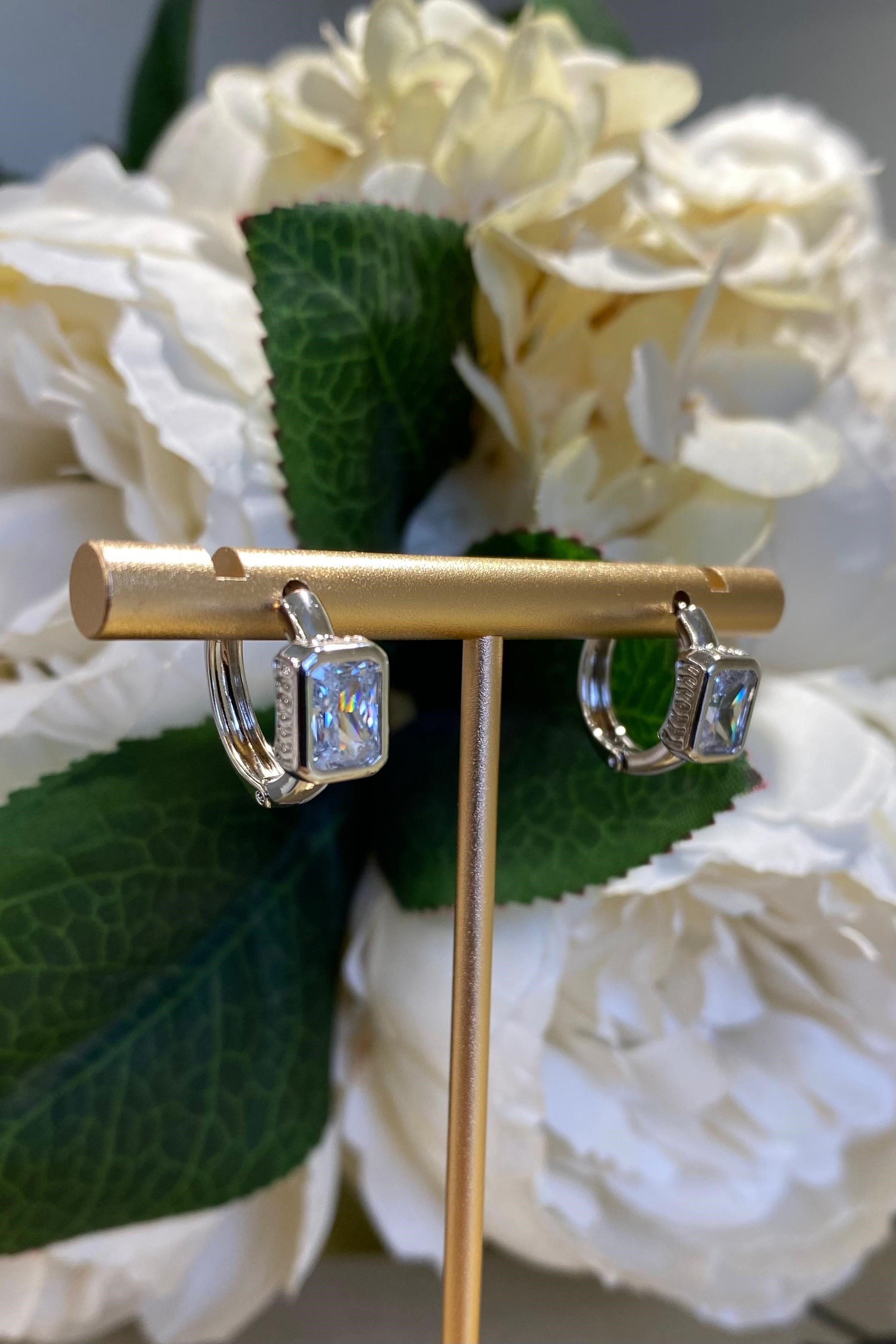 BAGET TAŞLI HALKA KÜPE 1.3CM