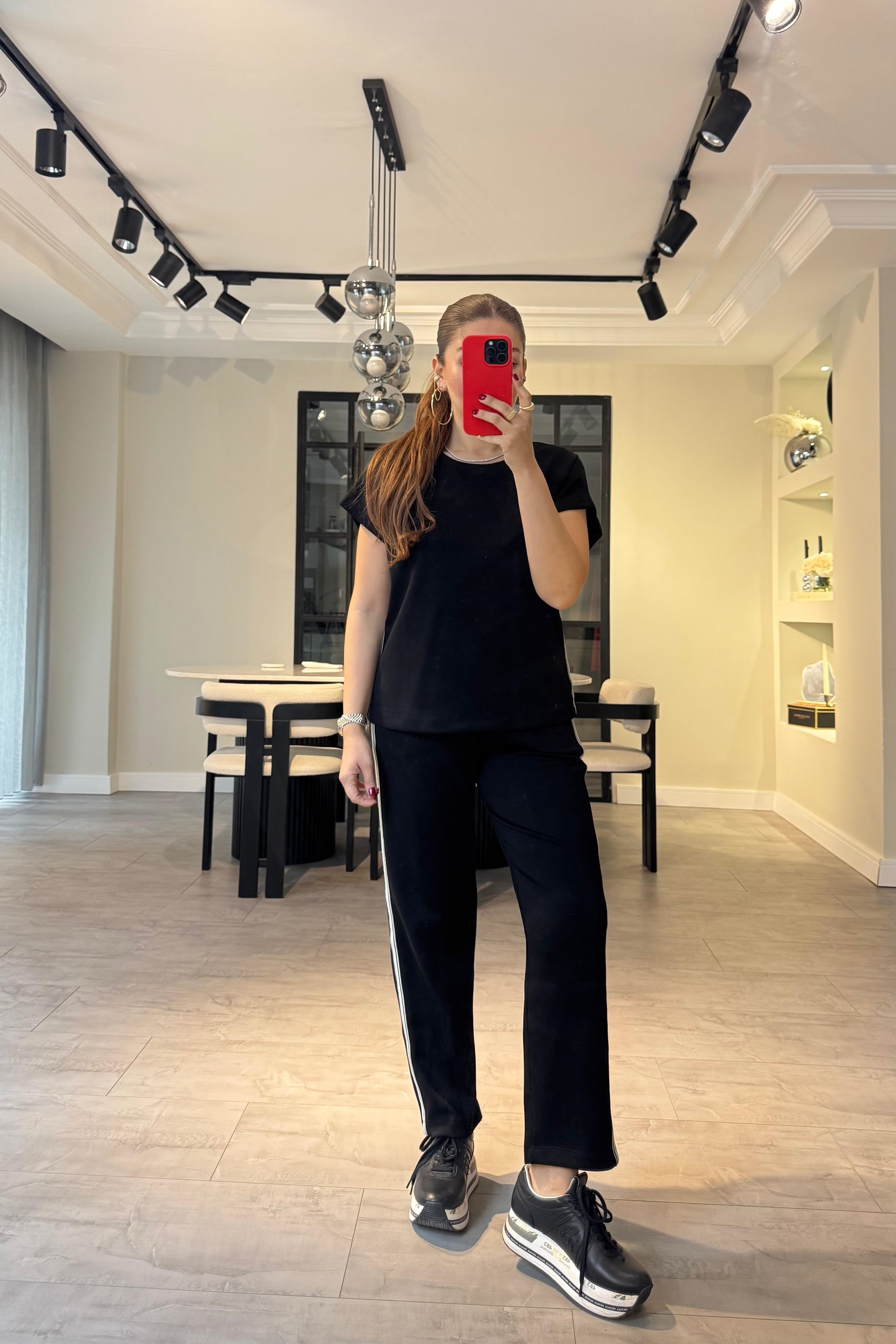 YANLARI ŞERİTLİ BYN MODAL TAKIM