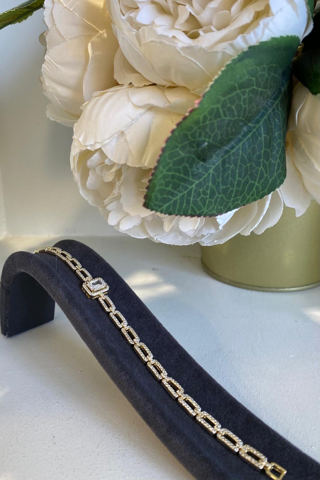 ORTASI BAGET ZİRKON HALKA BİLEZİK