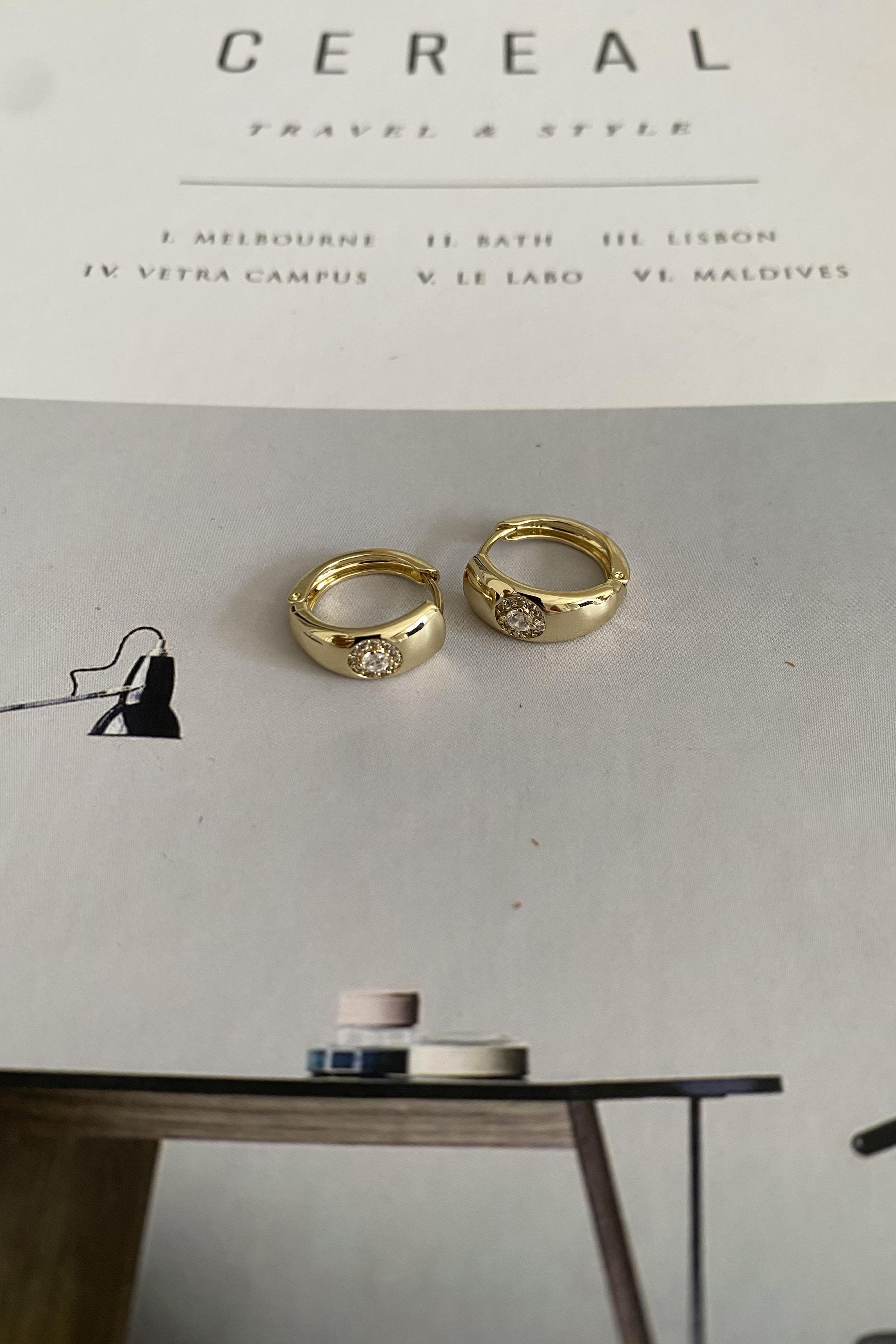 DÖNENCE TAŞLI HALKA KÜPE 1,5cm