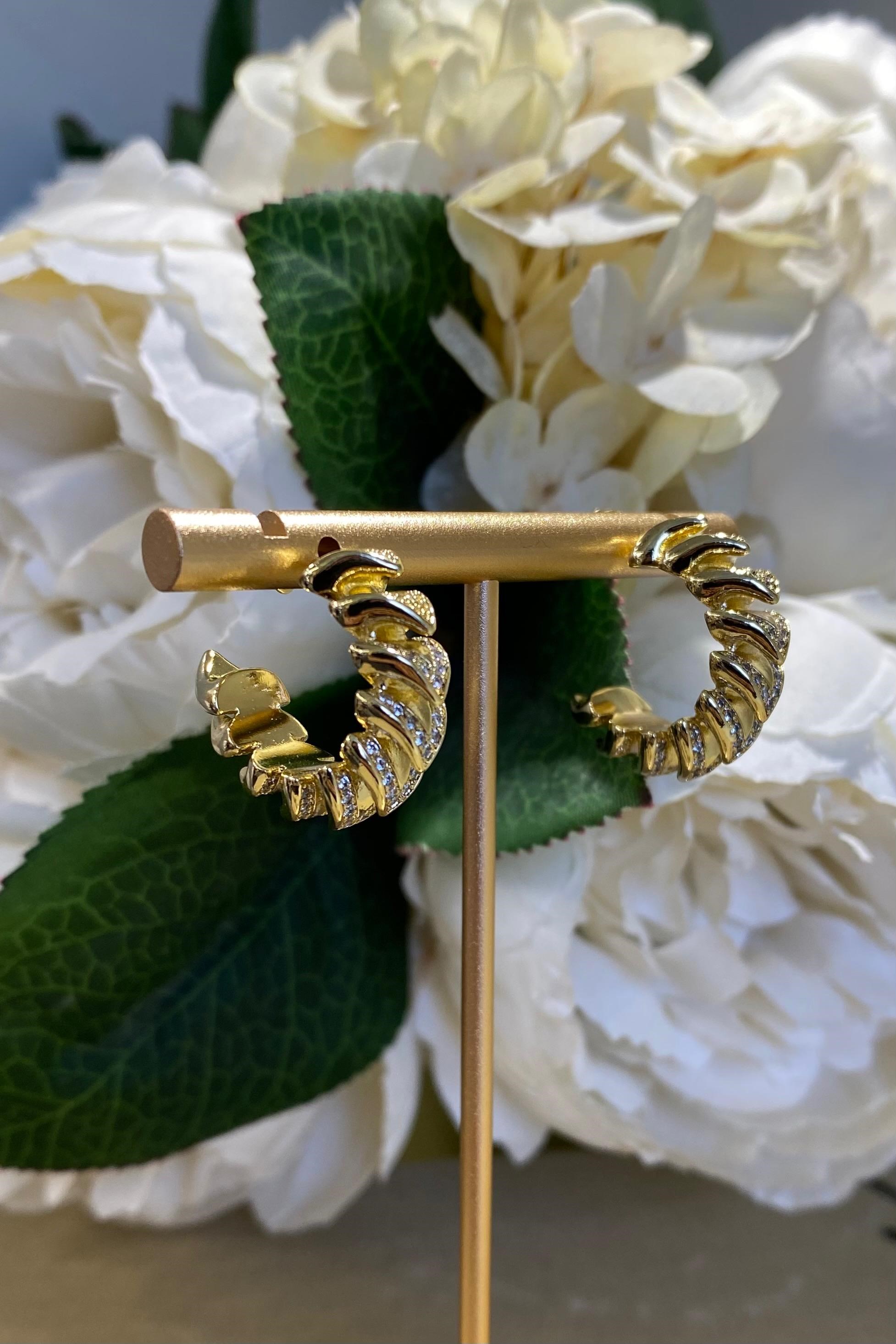 ÇİZGİ SARMALI YARIM HALKA KÜPE