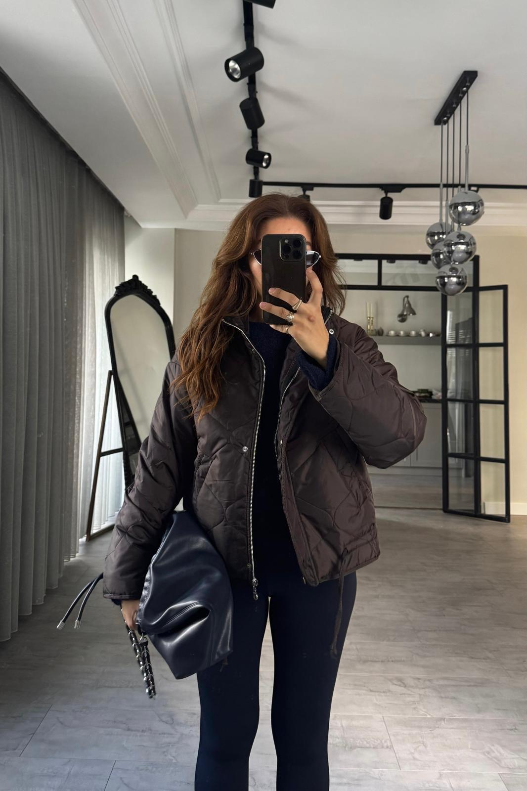 DİK YAKA KAPİTONE CEKET/8236