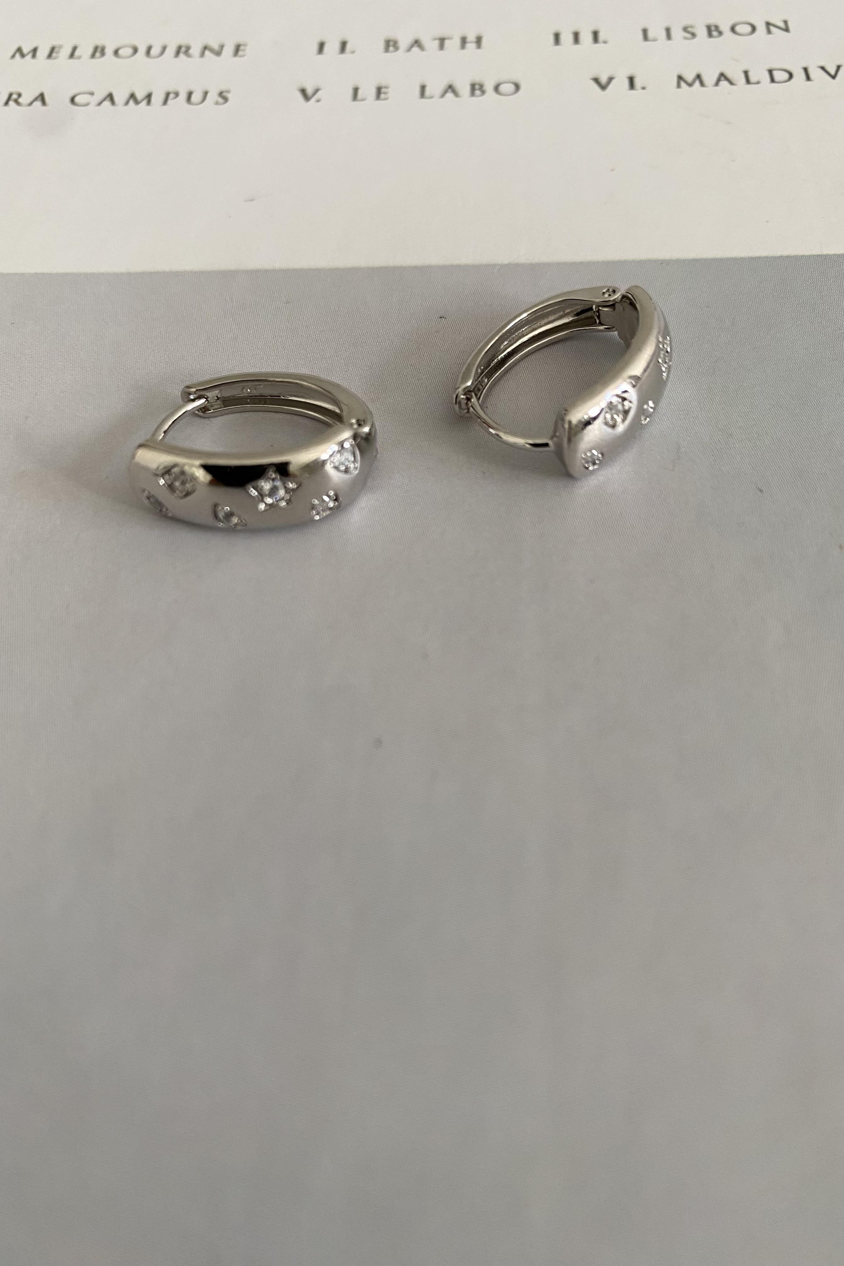 TAŞ İZLİ OVAL KÜPE