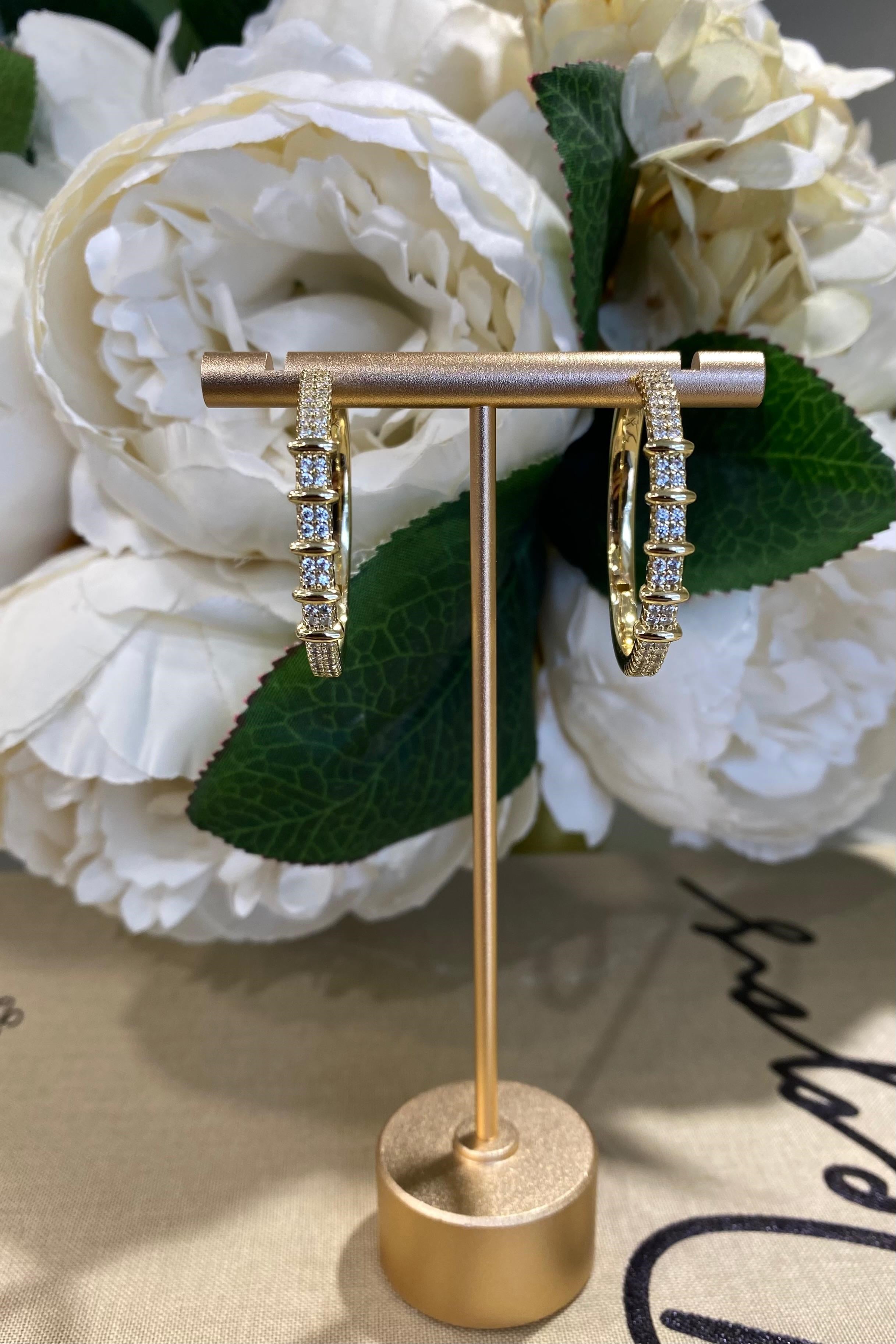 TAŞ DETAYLI YARIM HALKA KÜPE 3CM