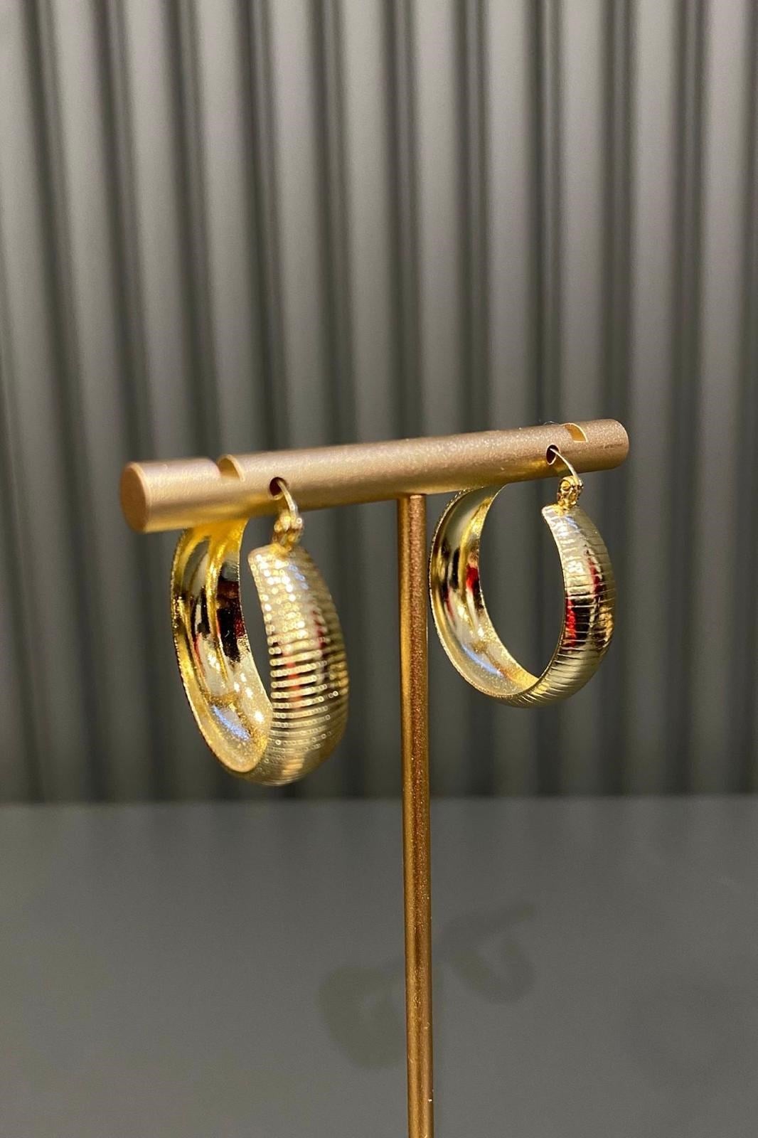 ÇİZGİLİ HALKA KÜPE 2.5CM