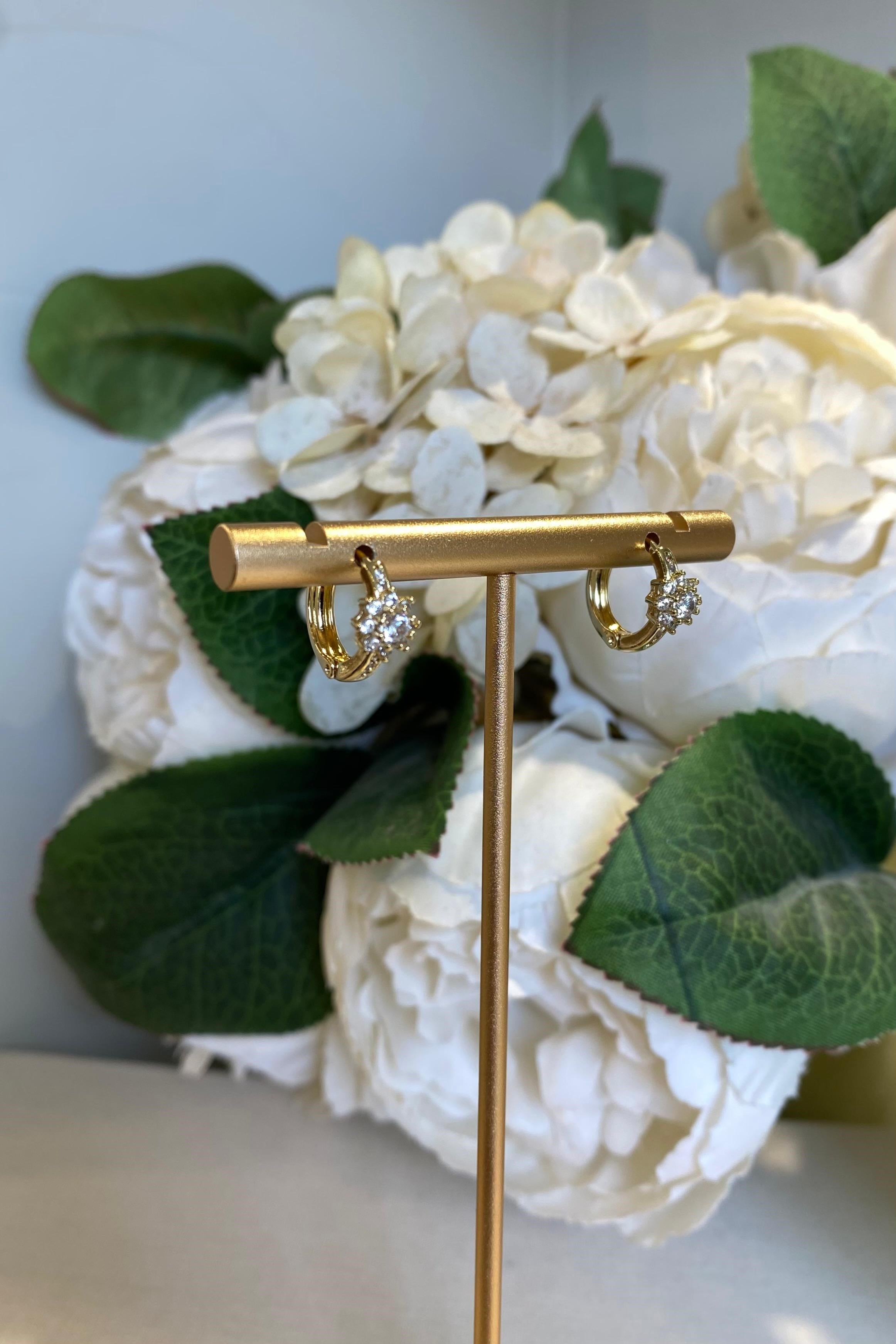 ZİRKON TAŞLI ÇİÇEK HALKA KÜPE1.3CM