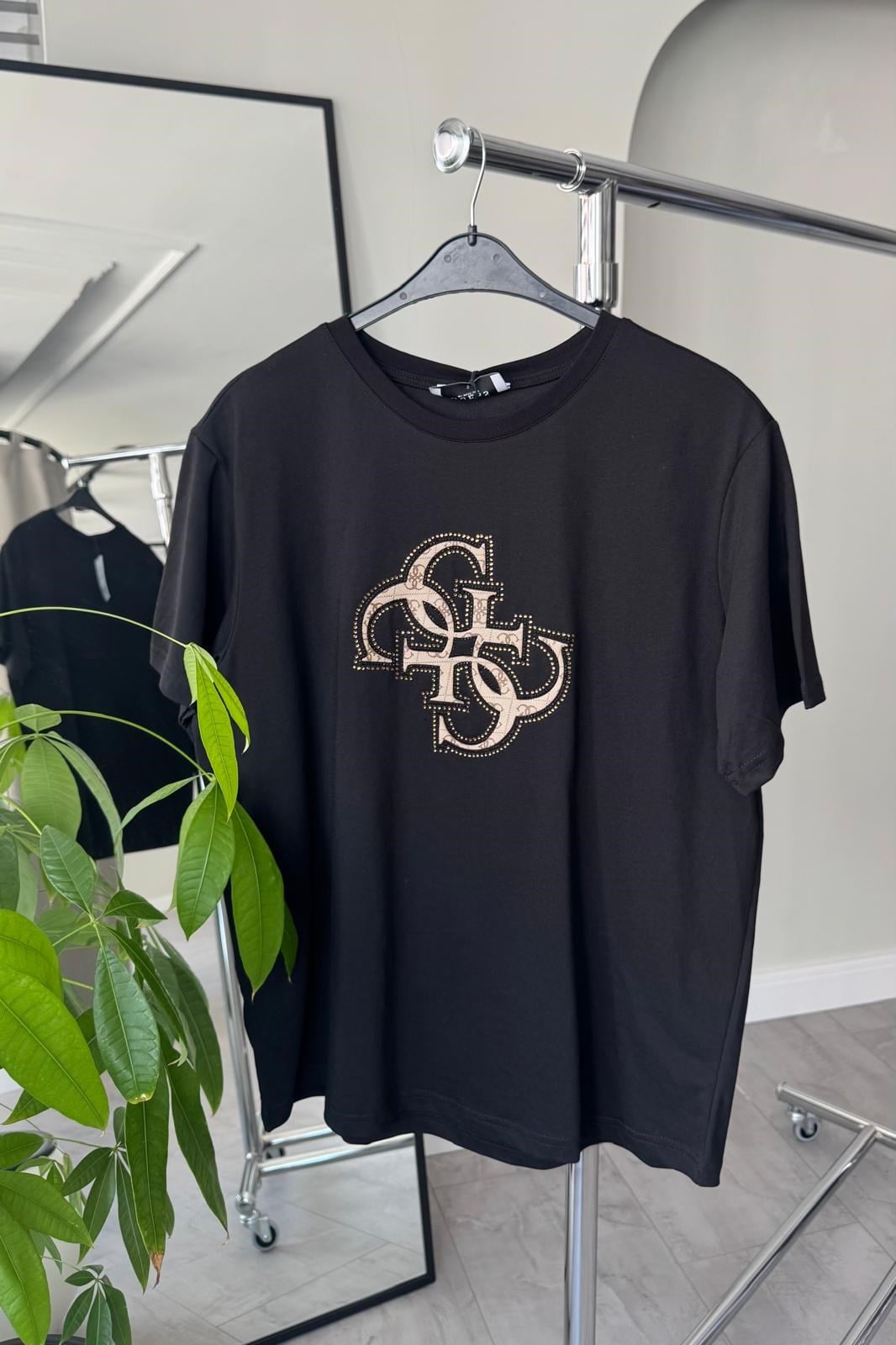 GESS LOGO TAŞLI T-SHIRT