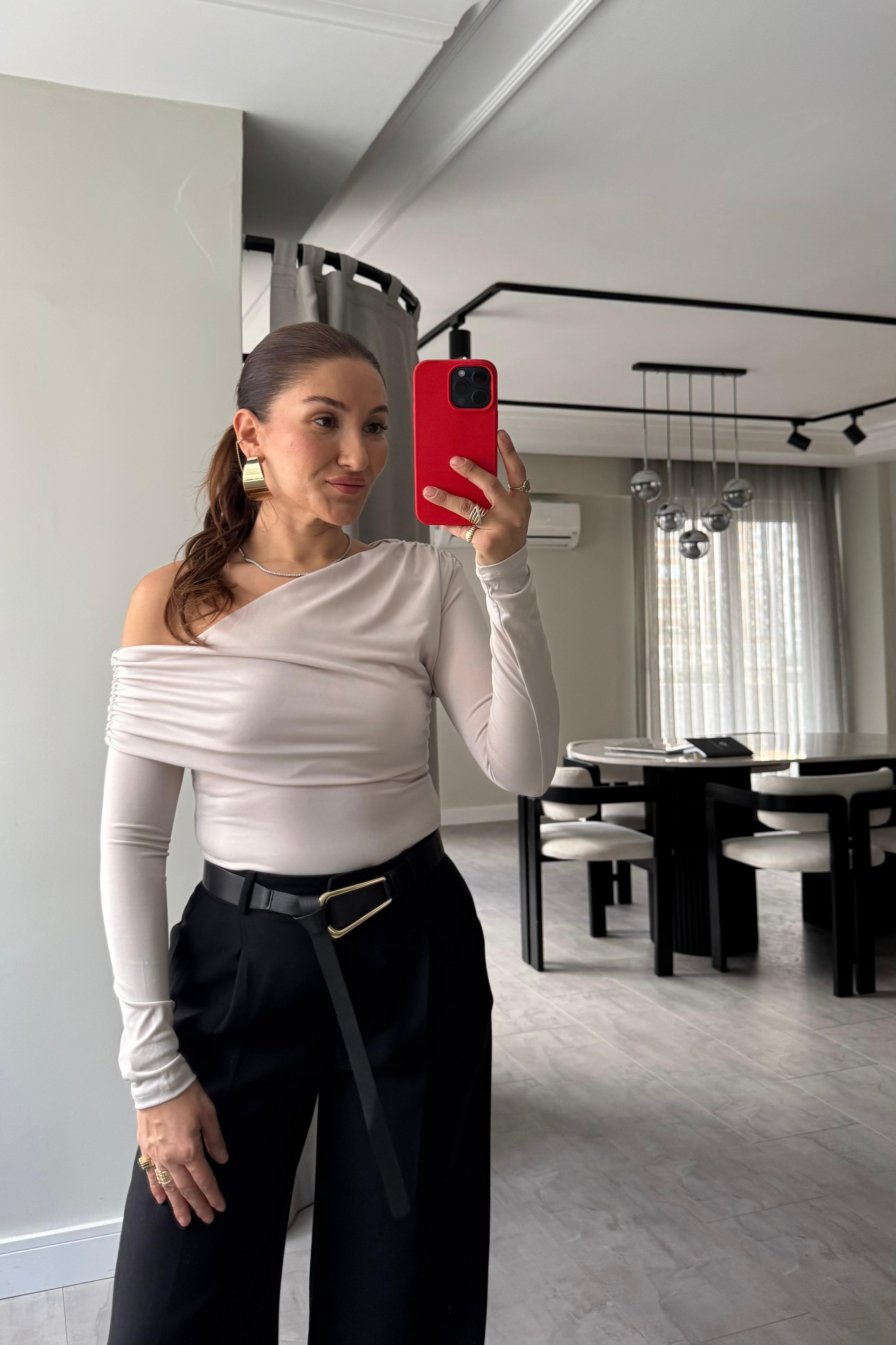 TEK OMUZ UZUN KOL DRAPELİ BLUZ/0764