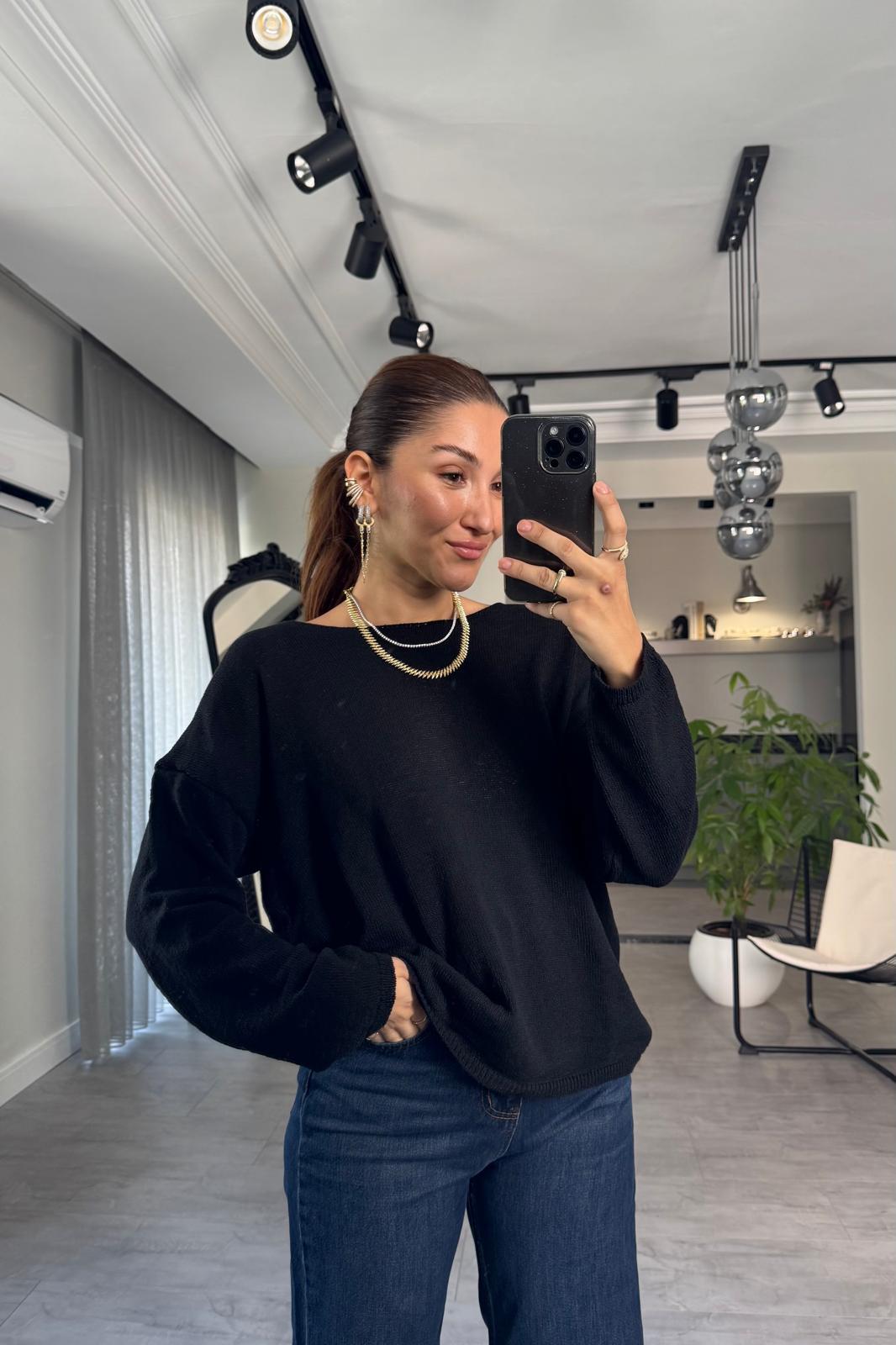 YUVARLAK YAKA TRİKO BLUZ