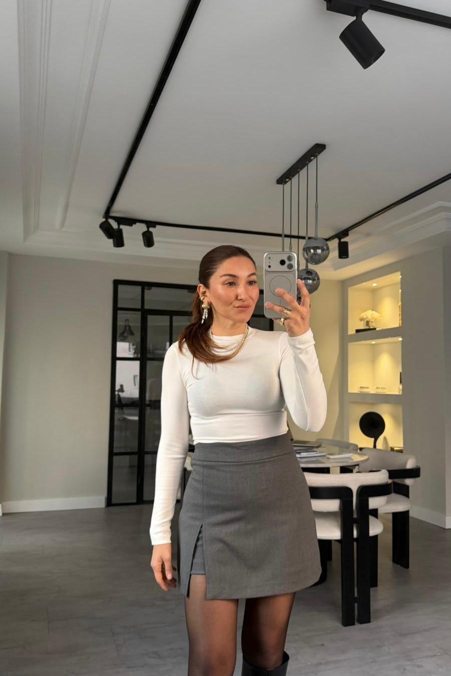 YÜKSEK BEL YIRTMAÇLI ŞORT ETEK/5179